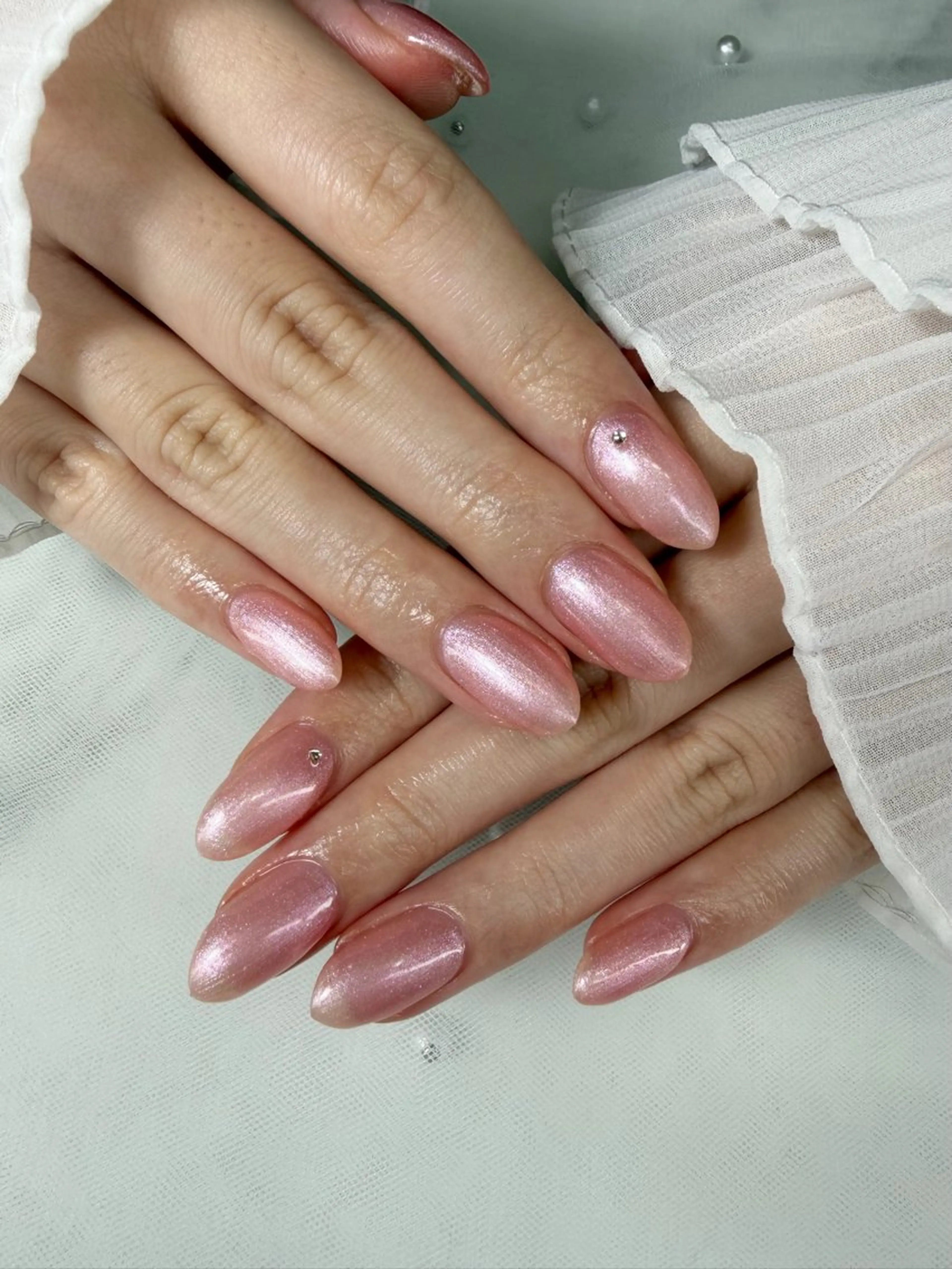 ネイル キラキラネイル ピンク シンプルネイル 春ネイル ハンドネイル iro+ nailのネイルデザイン
