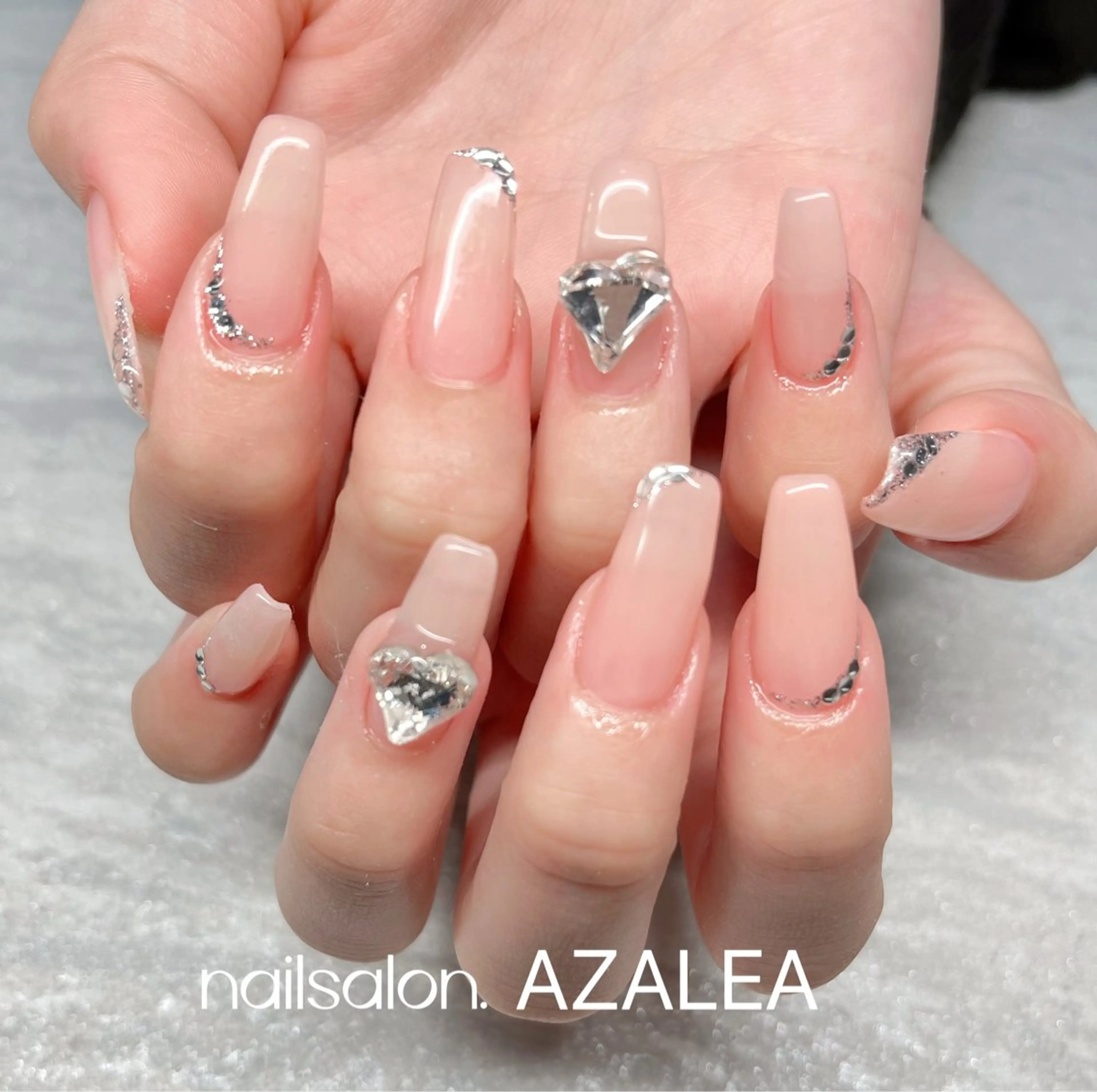 ネイル ハンドネイル R inのネイルデザイン