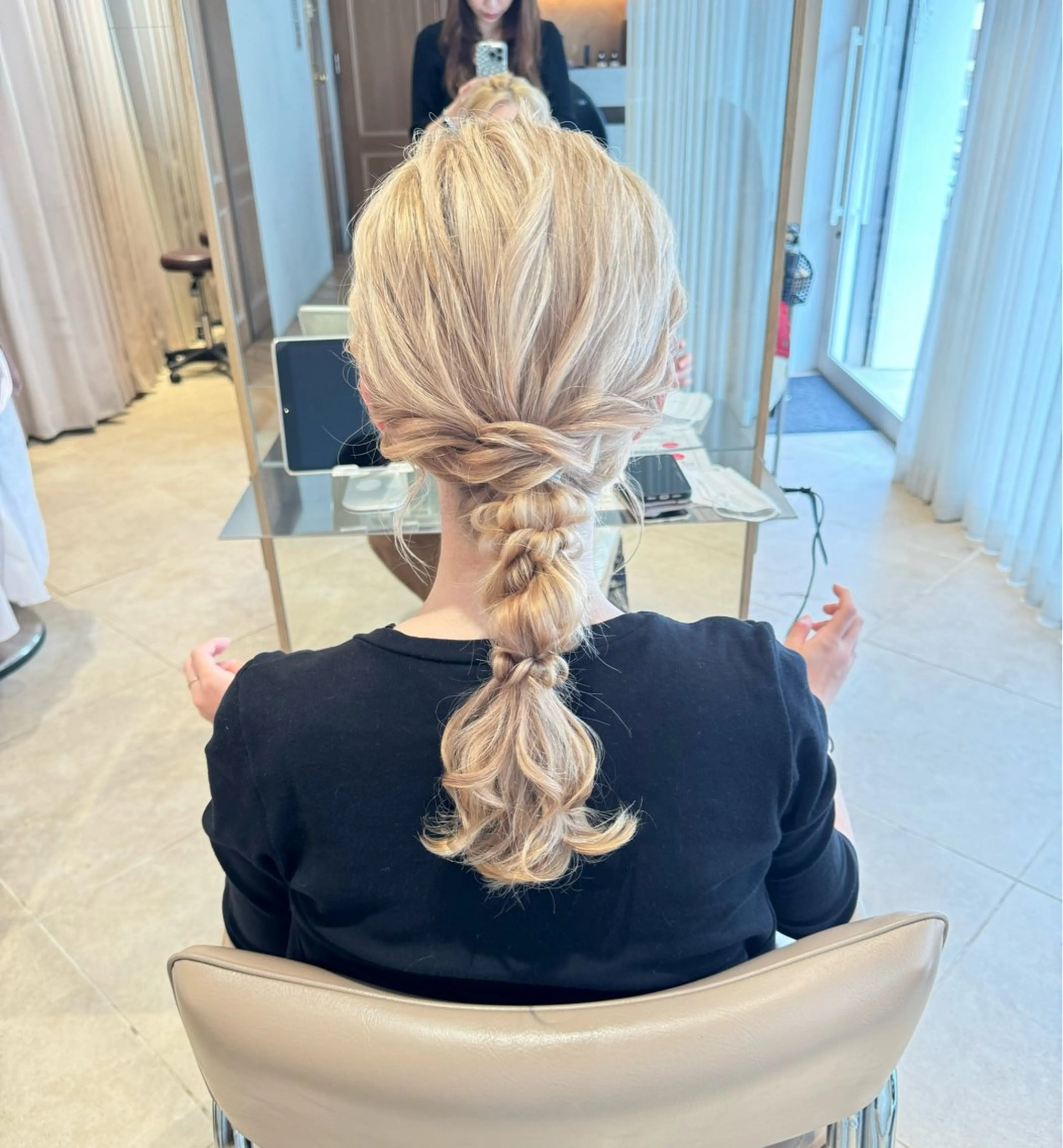 セミロング カラー ヘアアレンジ ヘアセット RINA 🦋🫧のヘアスタイル
