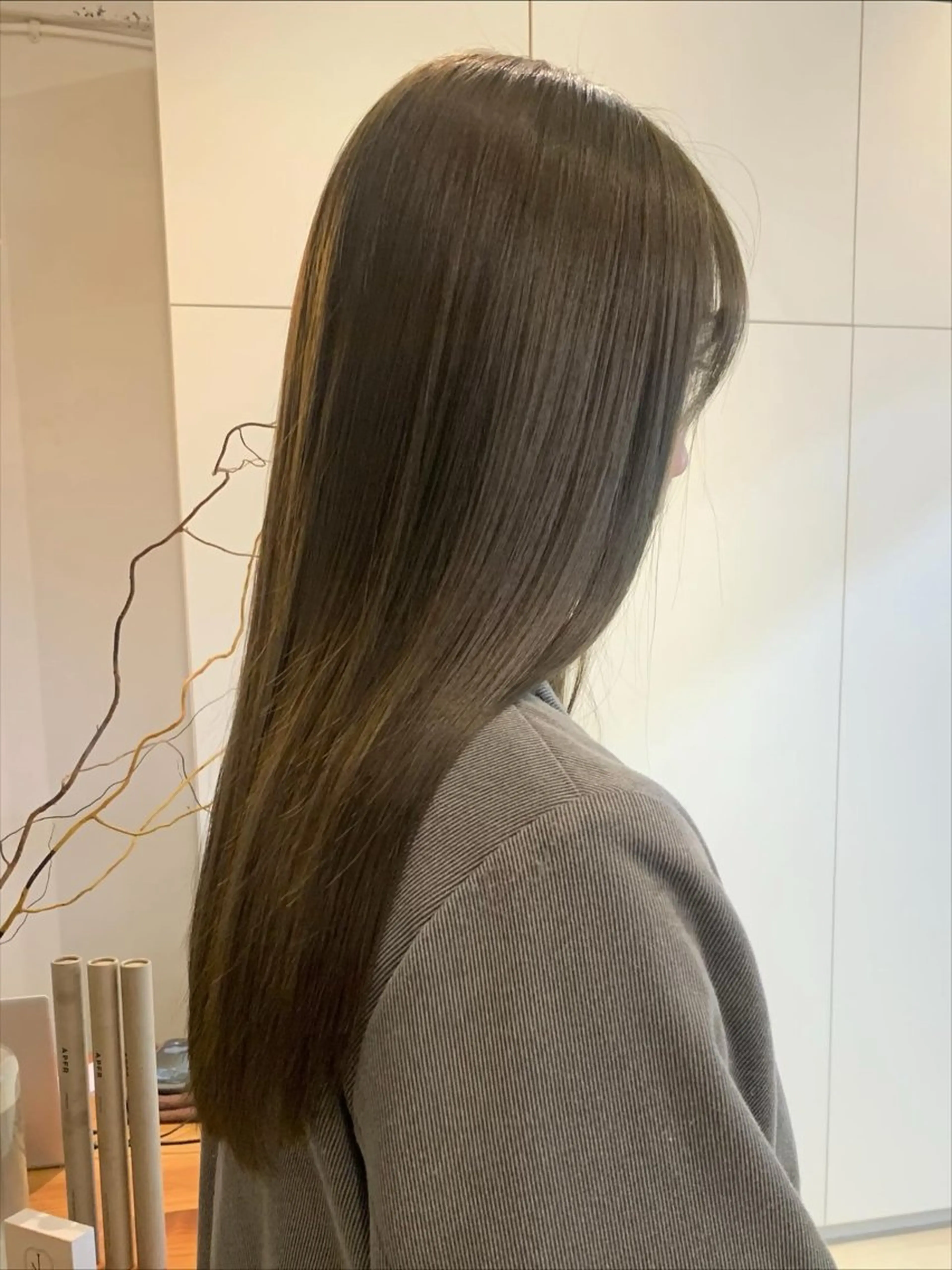 ロング カラー ブリーチ ダブルカラー ブリーチなしカラー ヘアカラー 落合希 Olivebeigeのヘアスタイル