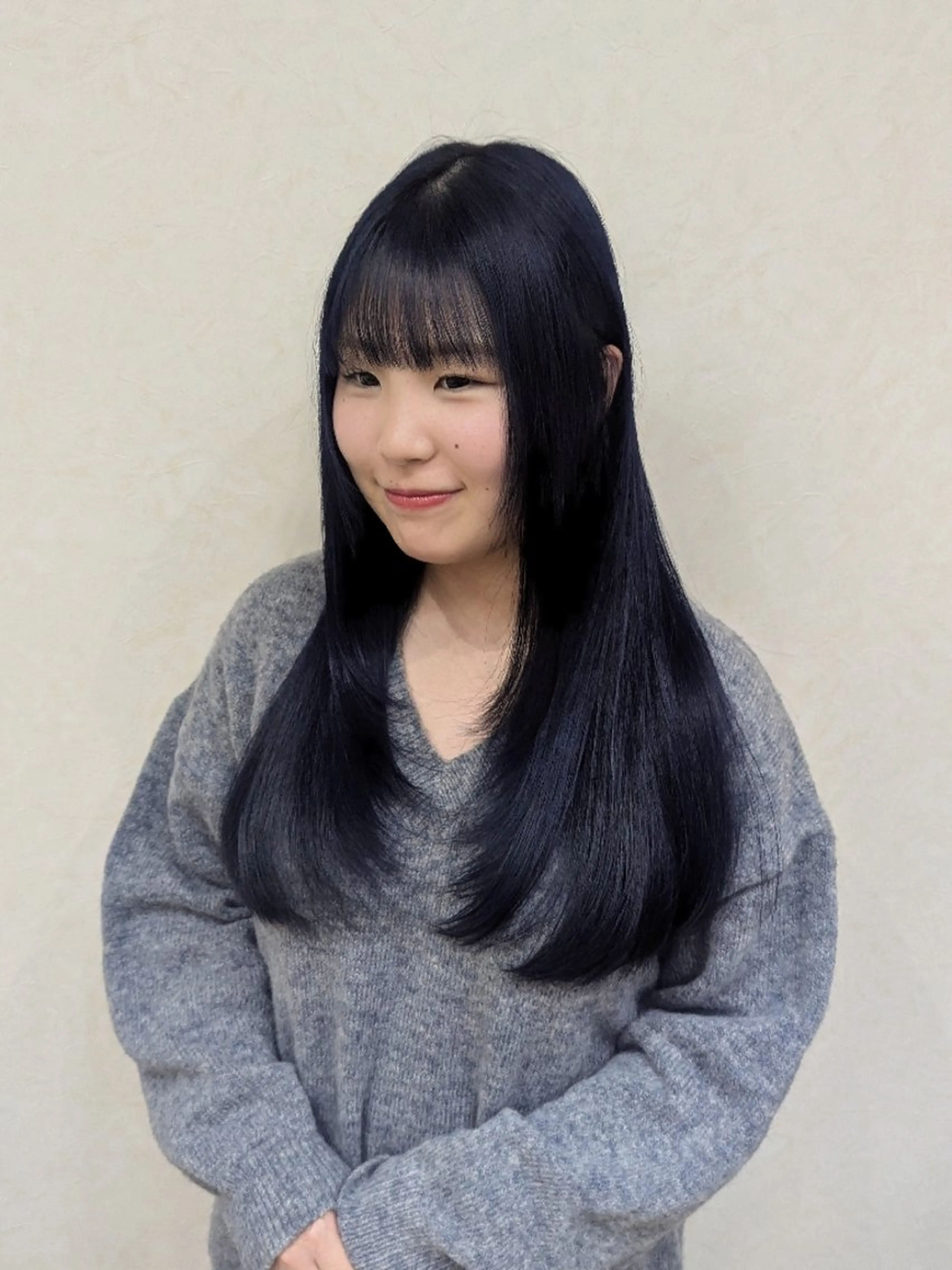 ロング カラー 黒髪 ブルーカラー ブルーブラック 顔まわりレイヤー レイヤーカット 🏹MIYU¦抜け感 ×柔らかカラーのヘアスタイル