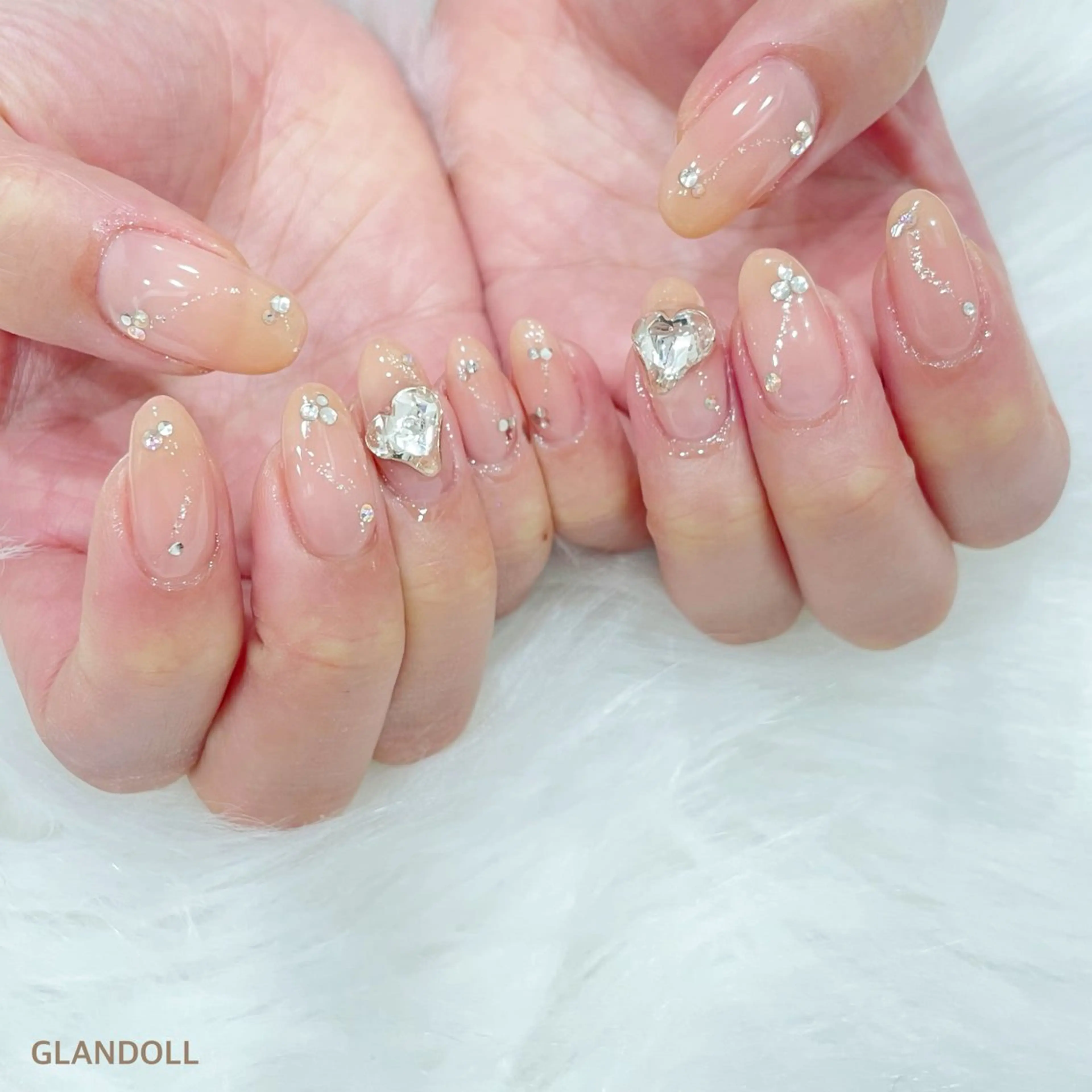 ネイル ハンドネイル GLANDOLL YURIのネイルデザイン