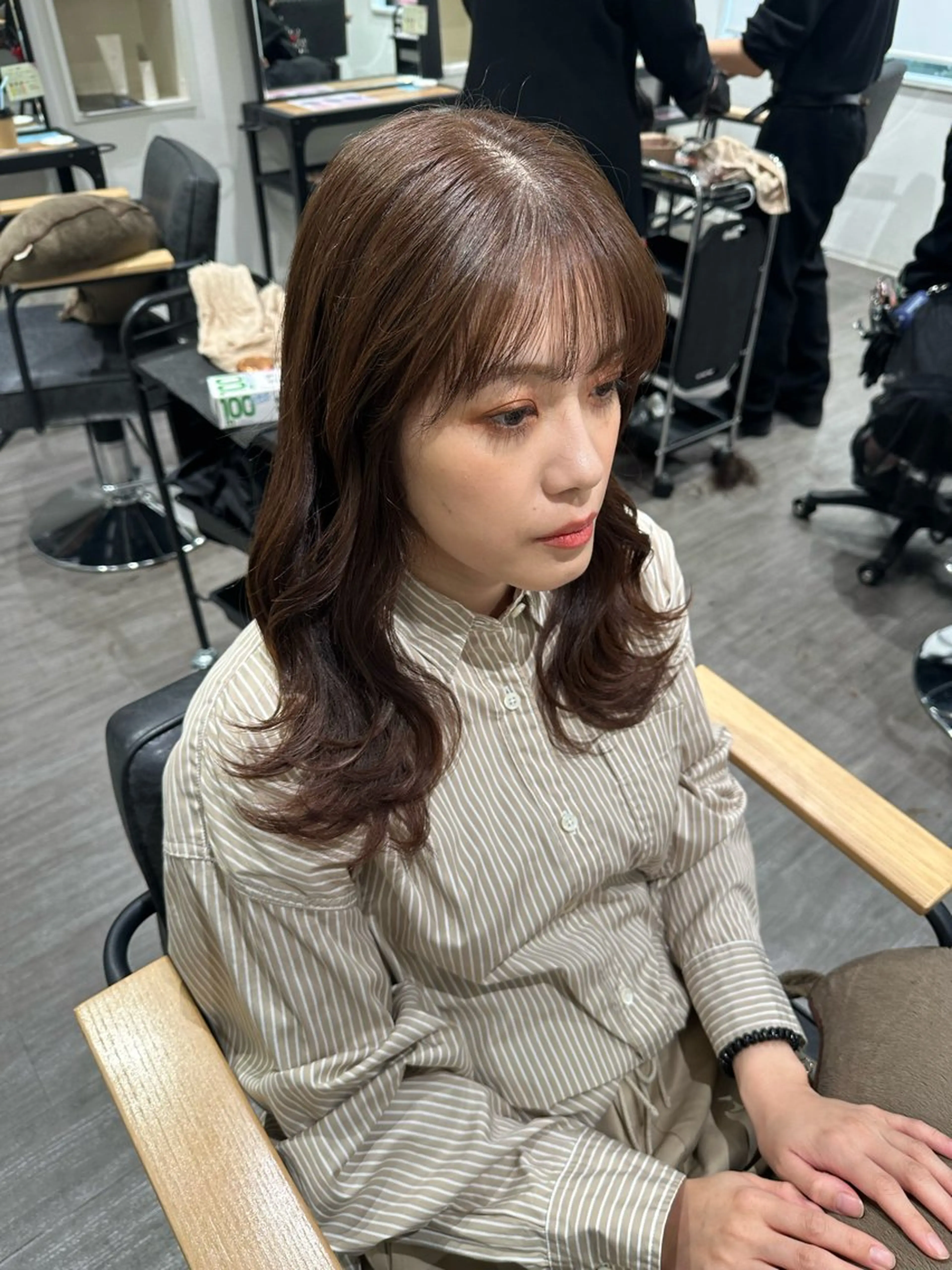 ミディアム カラー アッシュ ベージュカラー カット ヘアカラー トリートメント 艶髪レイヤー上田 紗也🇰🇷💗のヘアスタイル