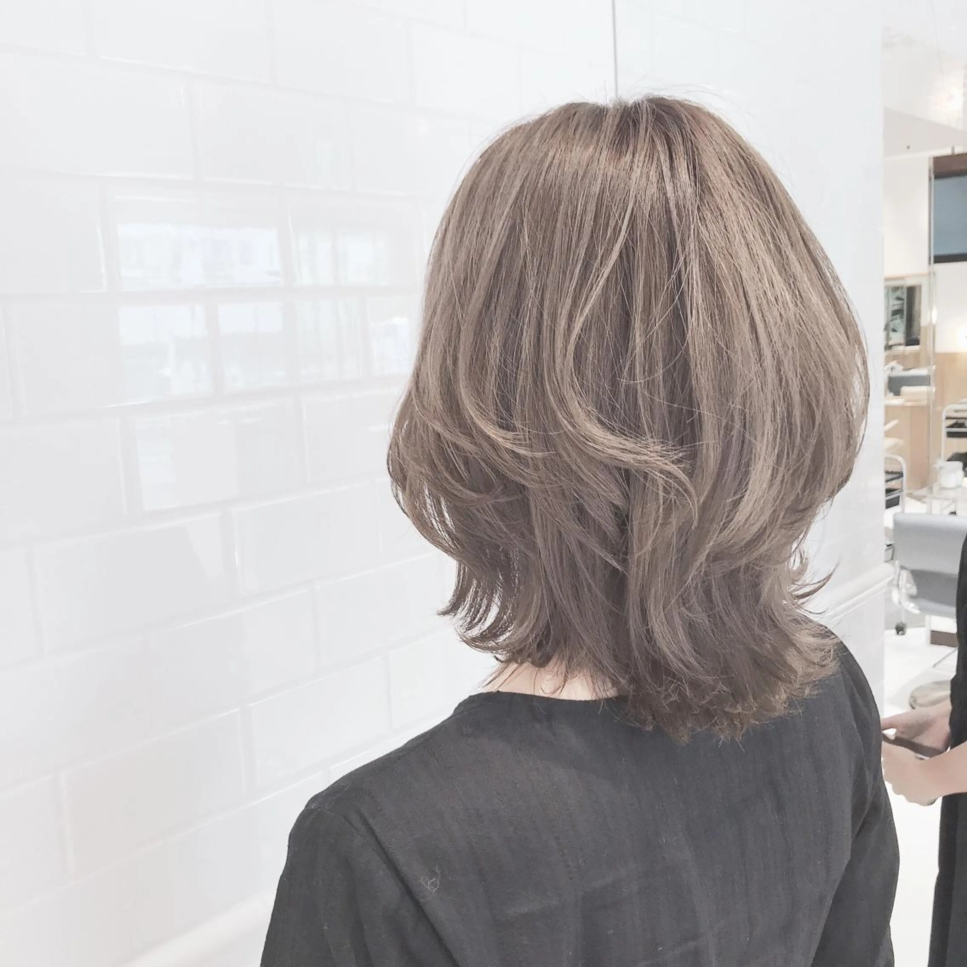 ミディアム カラー グレージュ ボブ/ハイトーン 福生Radix 下田のヘアスタイル