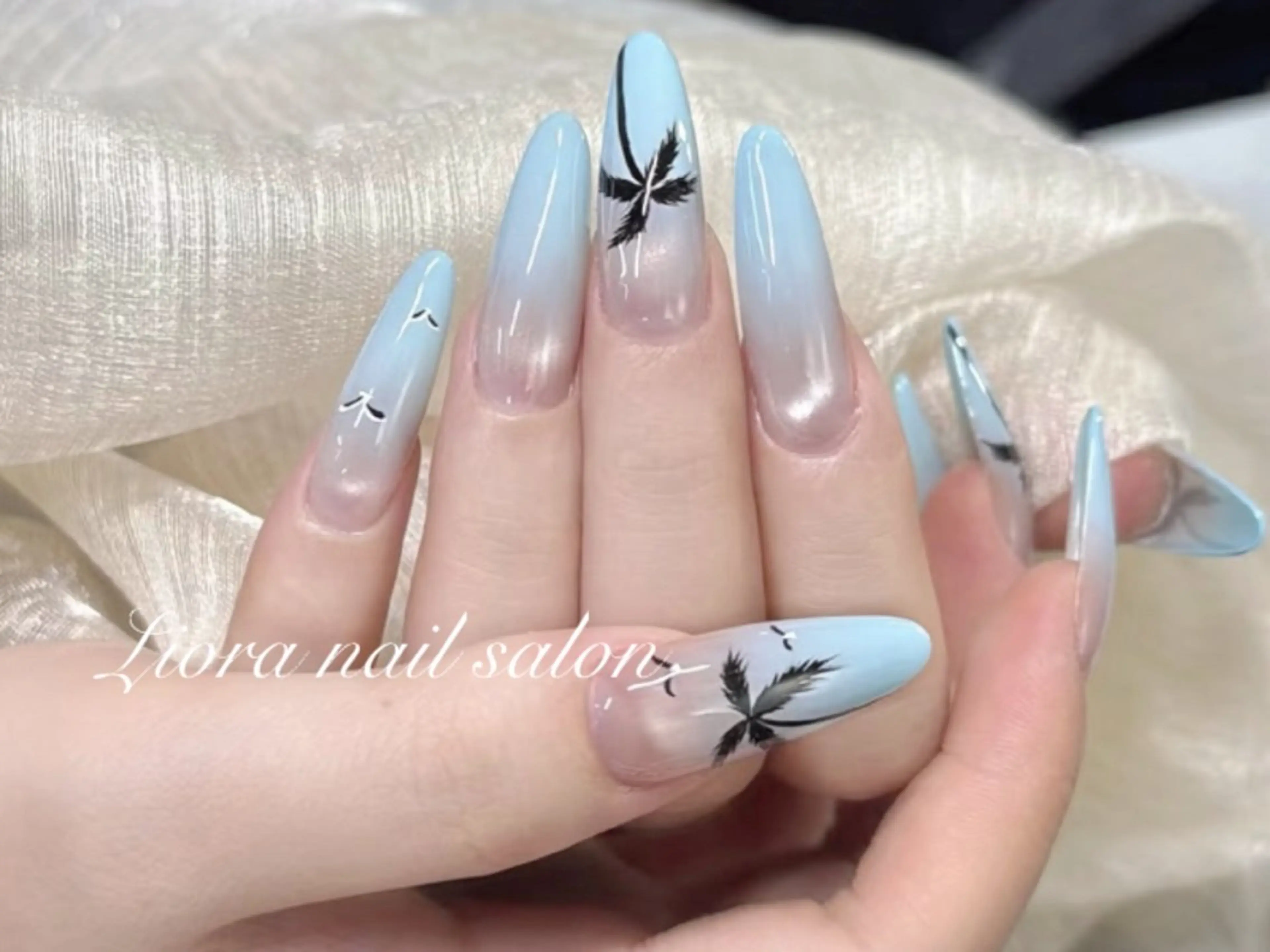 ネイル フレンチネイル ジェルネイル ガーリー グラデーション キラキラネイル ハンドネイル Liora nail スカルプ専門店のネイルデザイン