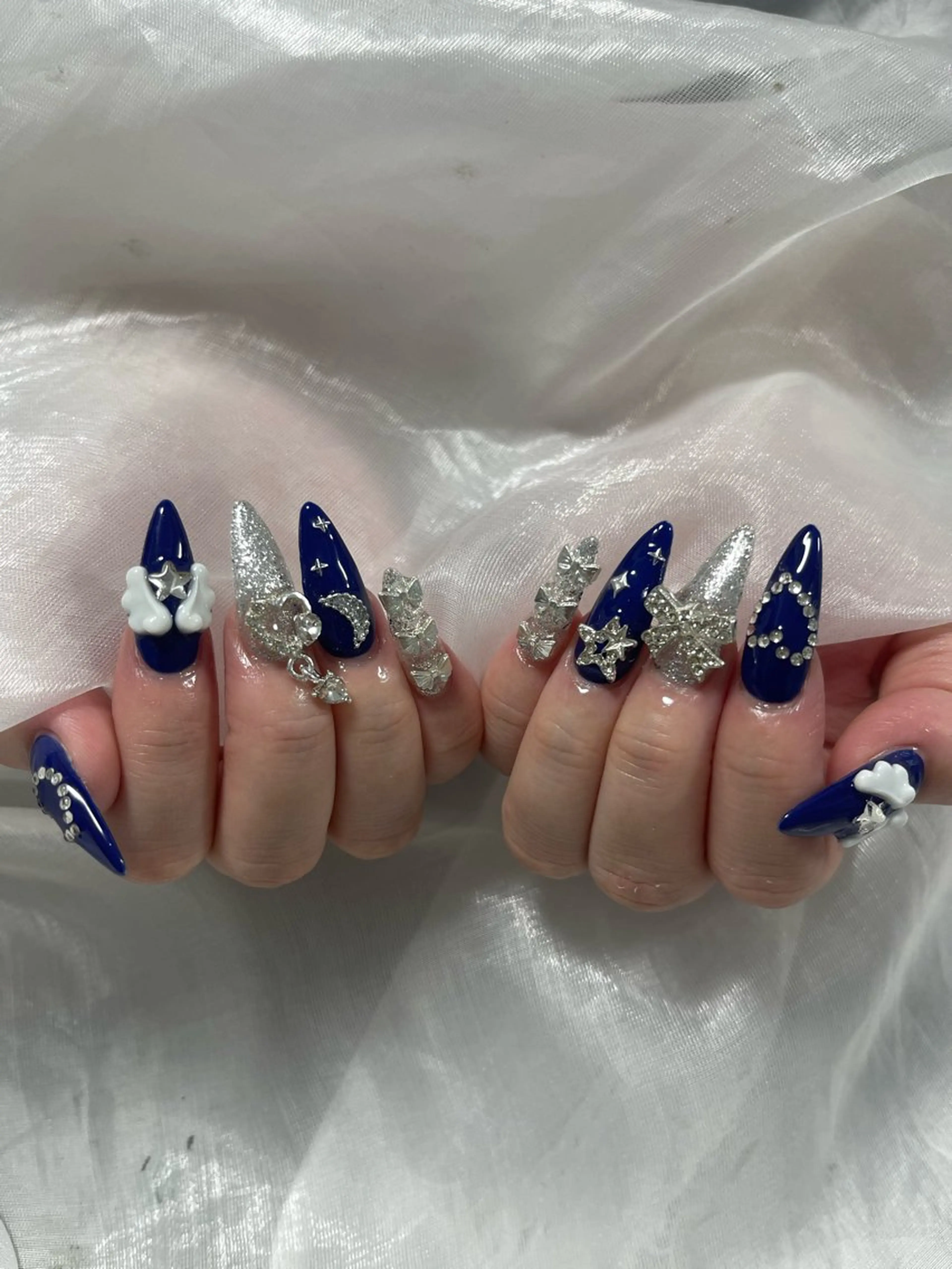ネイル オーロラネイル クリアネイル フラッシュネイル ジェルネイル グラデーション ハンドネイル Amee Nail Salonのネイルデザイン