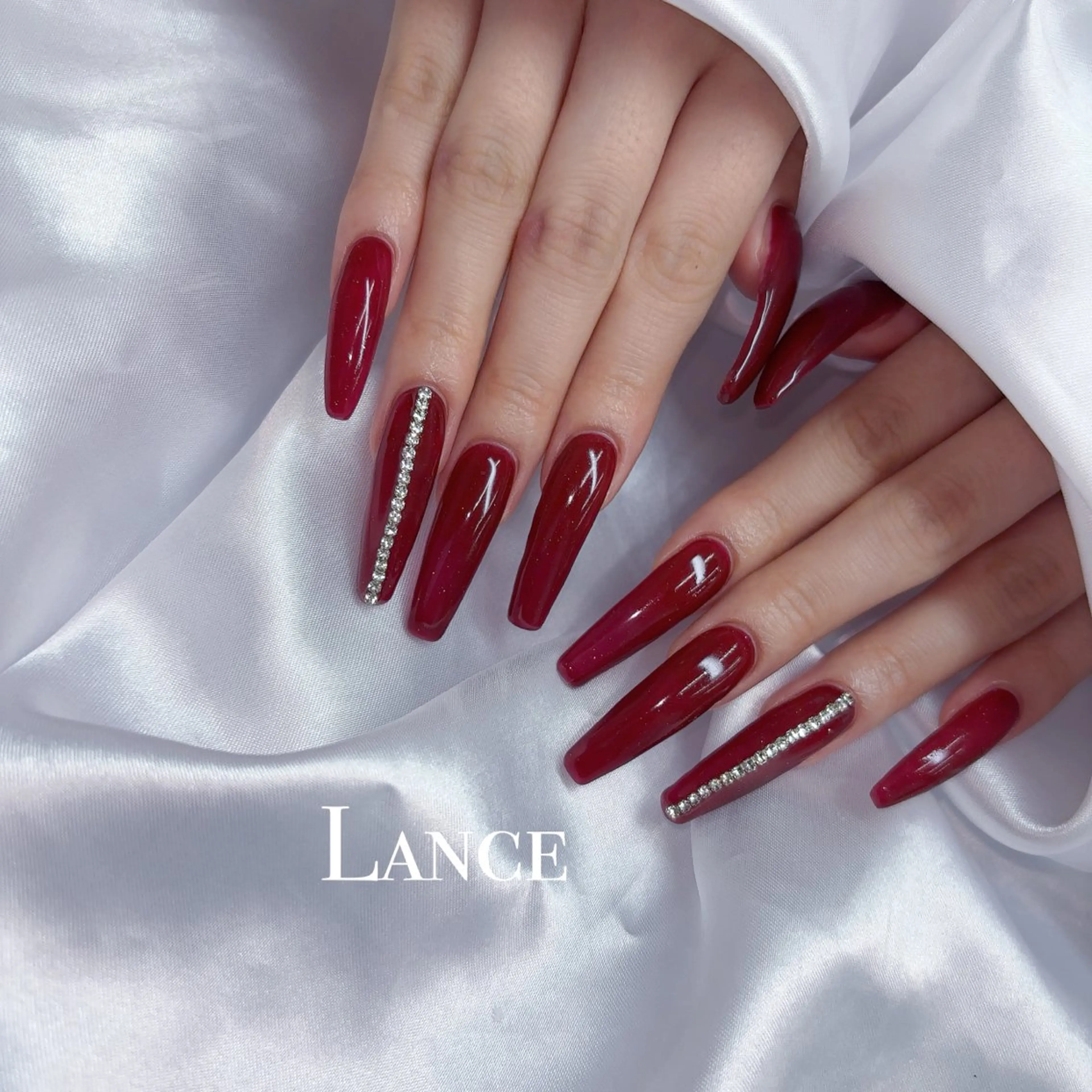 ネイル オーロラネイル フットネイル 氷ネイル・うるうるネイル キラキラネイル 韓国ネイル ハンドネイル Lance nailのネイルデザイン