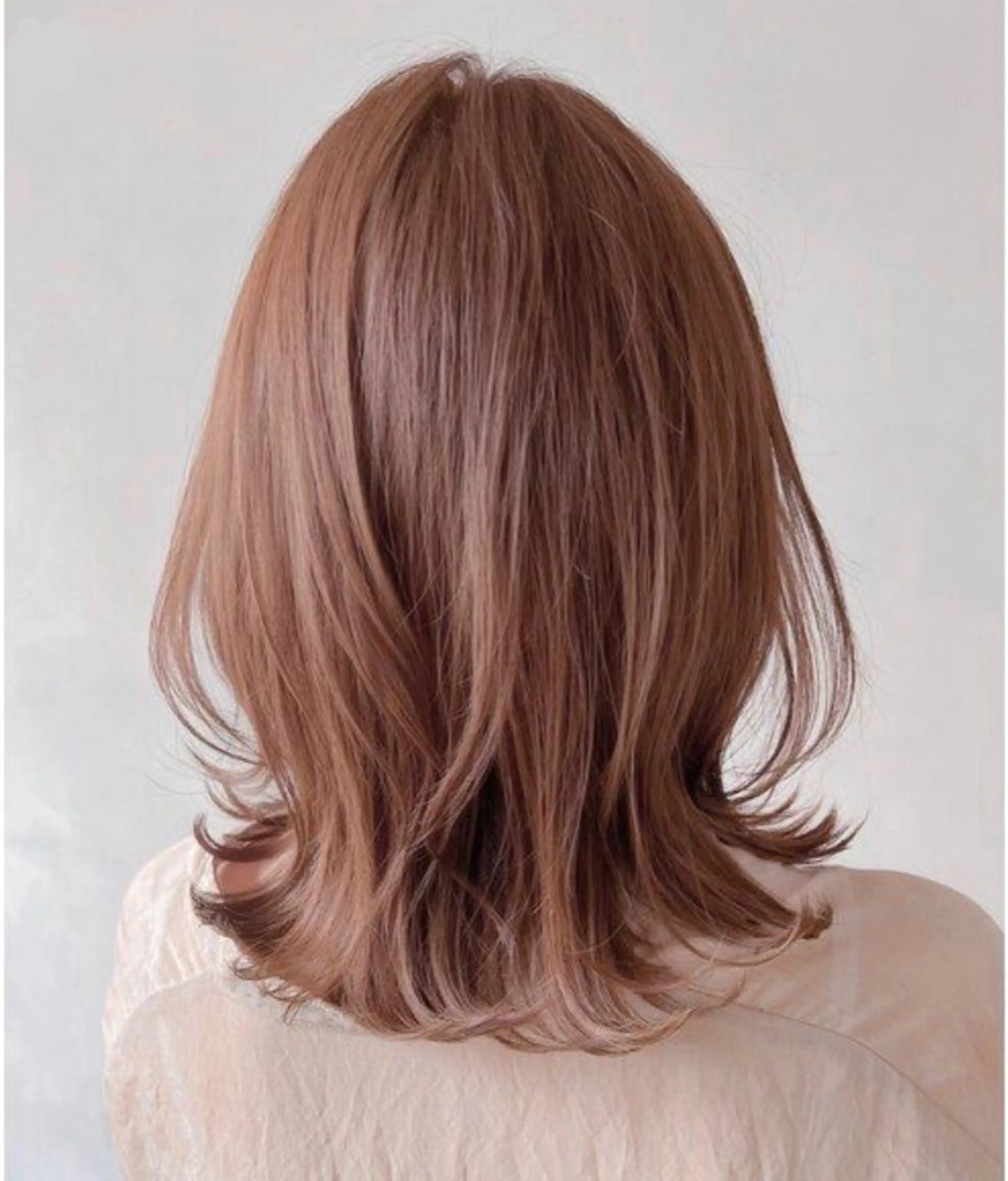 セミロング カラー LOOP 佐藤のヘアスタイル