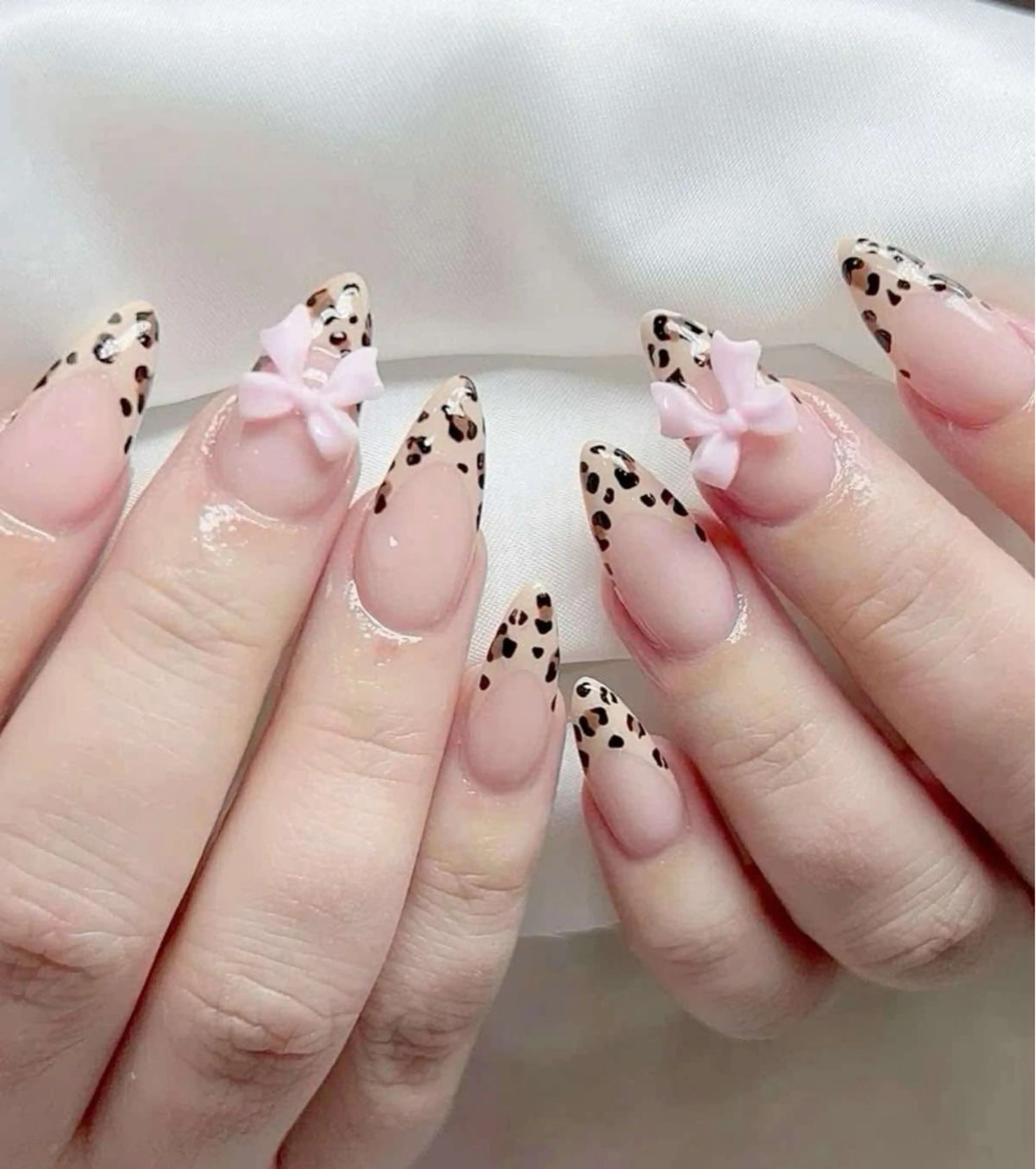 ネイル 長さ出し グラデーション 卒業式 キラキラネイル マグネットネイル Lee Nails チップ長さだし専門店のネイルデザイン
