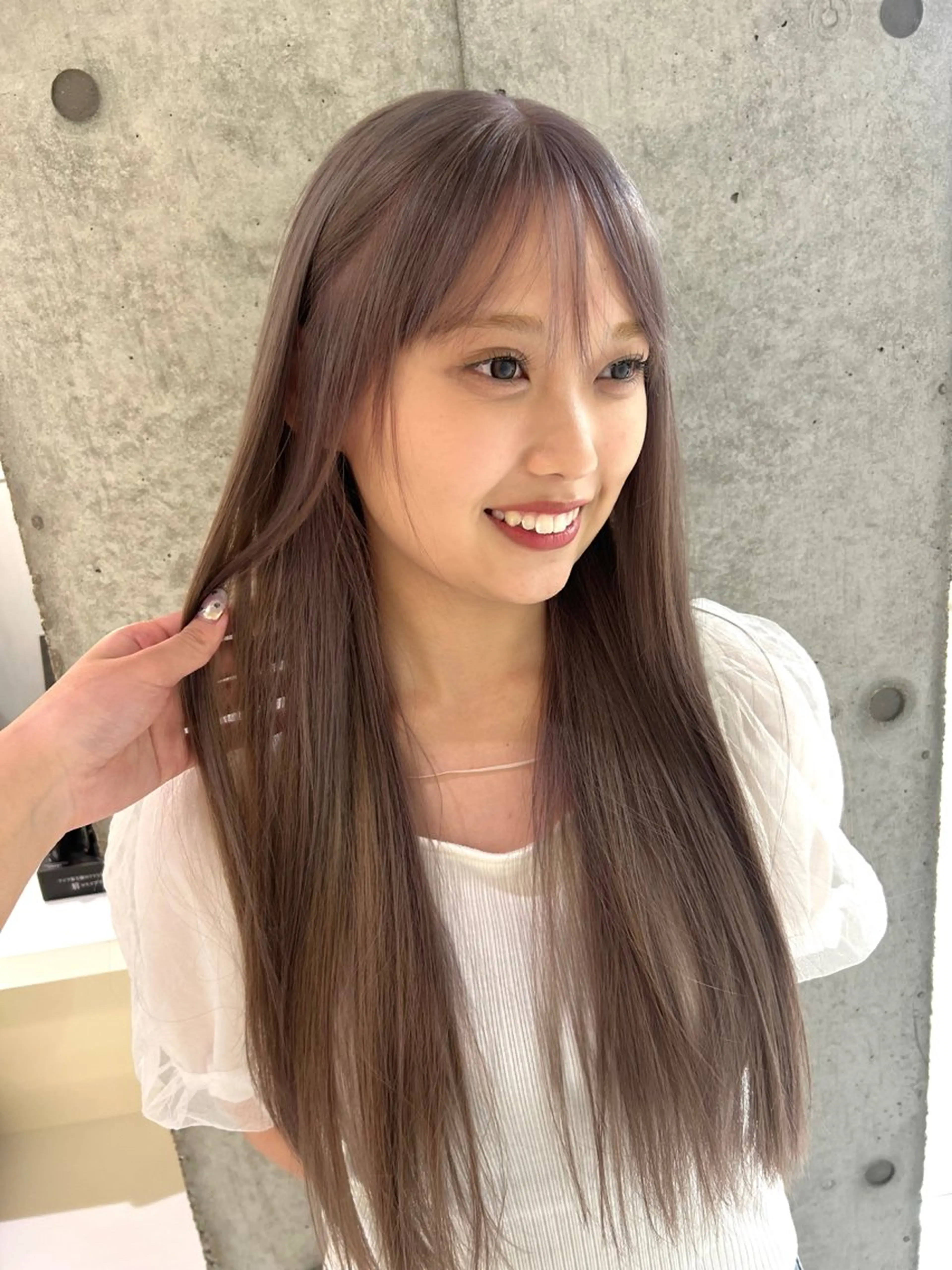 ロング ラベンダーベージュ ヘアカラー ️💜akari💜 ハイトーン/レイヤーのヘアスタイル