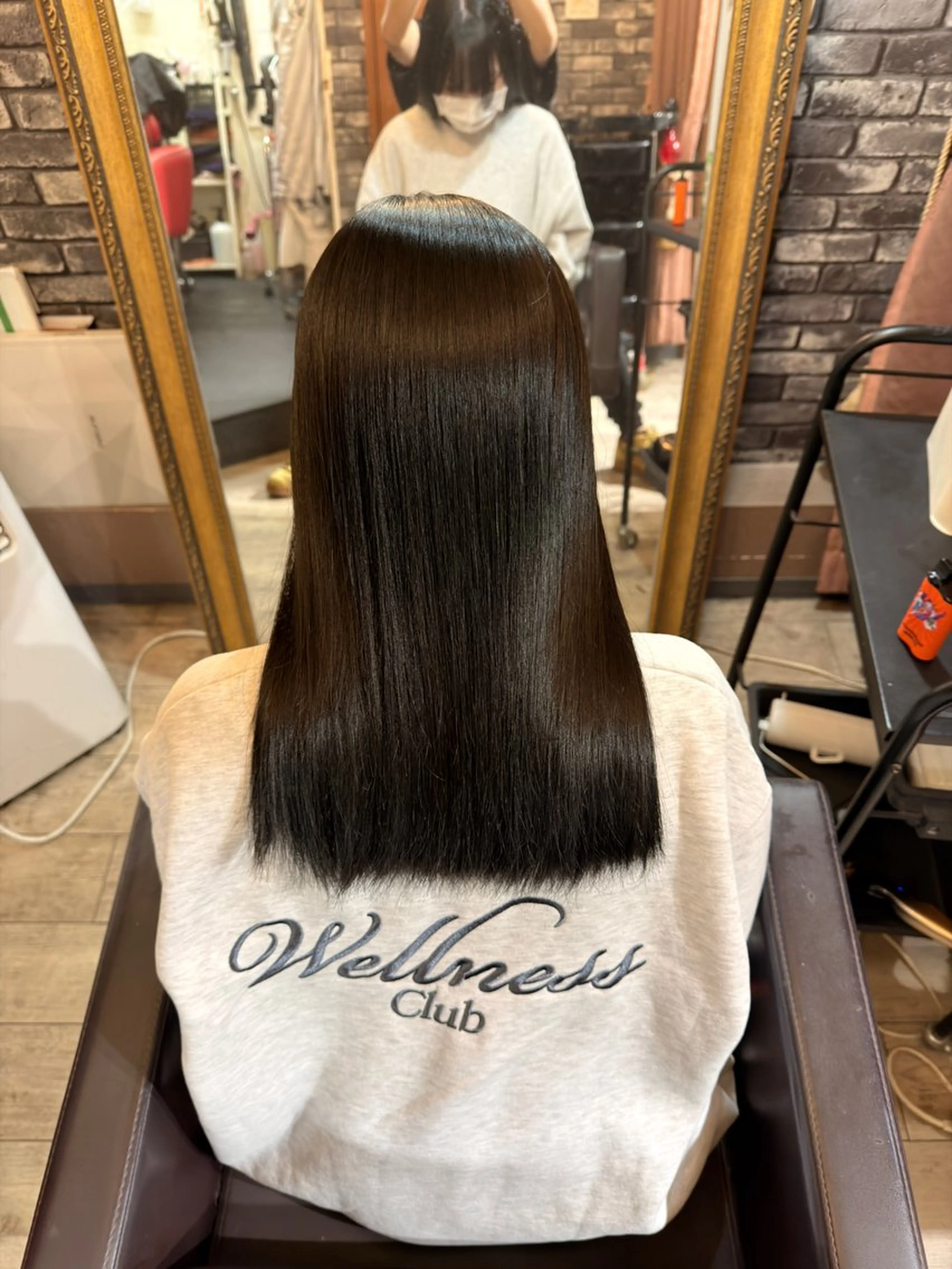 ミディアム カラー 黒髪 ブルーカラー ブルーブラック グレーブラック 東心斎橋☆豆柴 🐾倶楽部のヘアスタイル