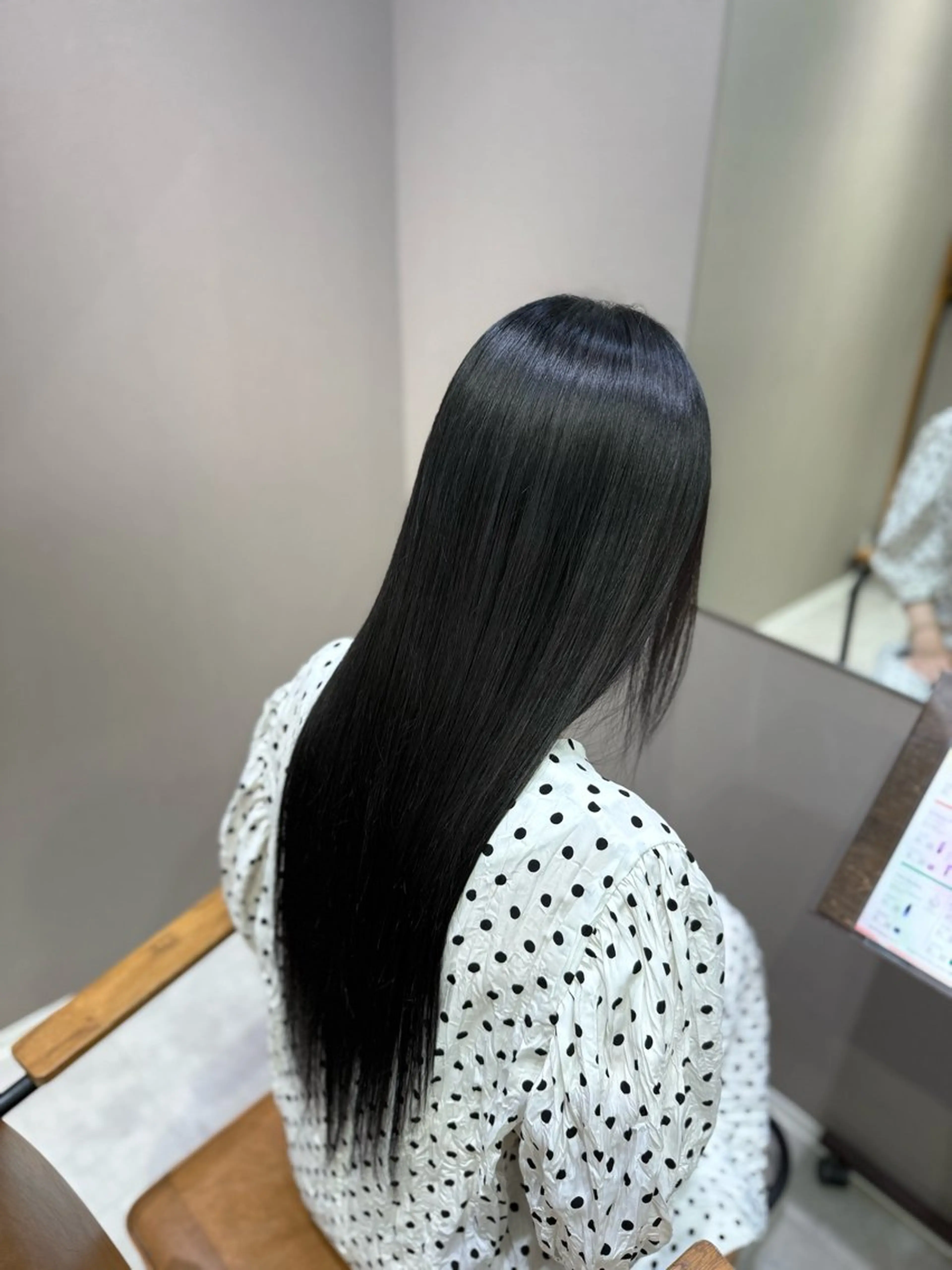 ロング カラー チョウ シモのヘアスタイル