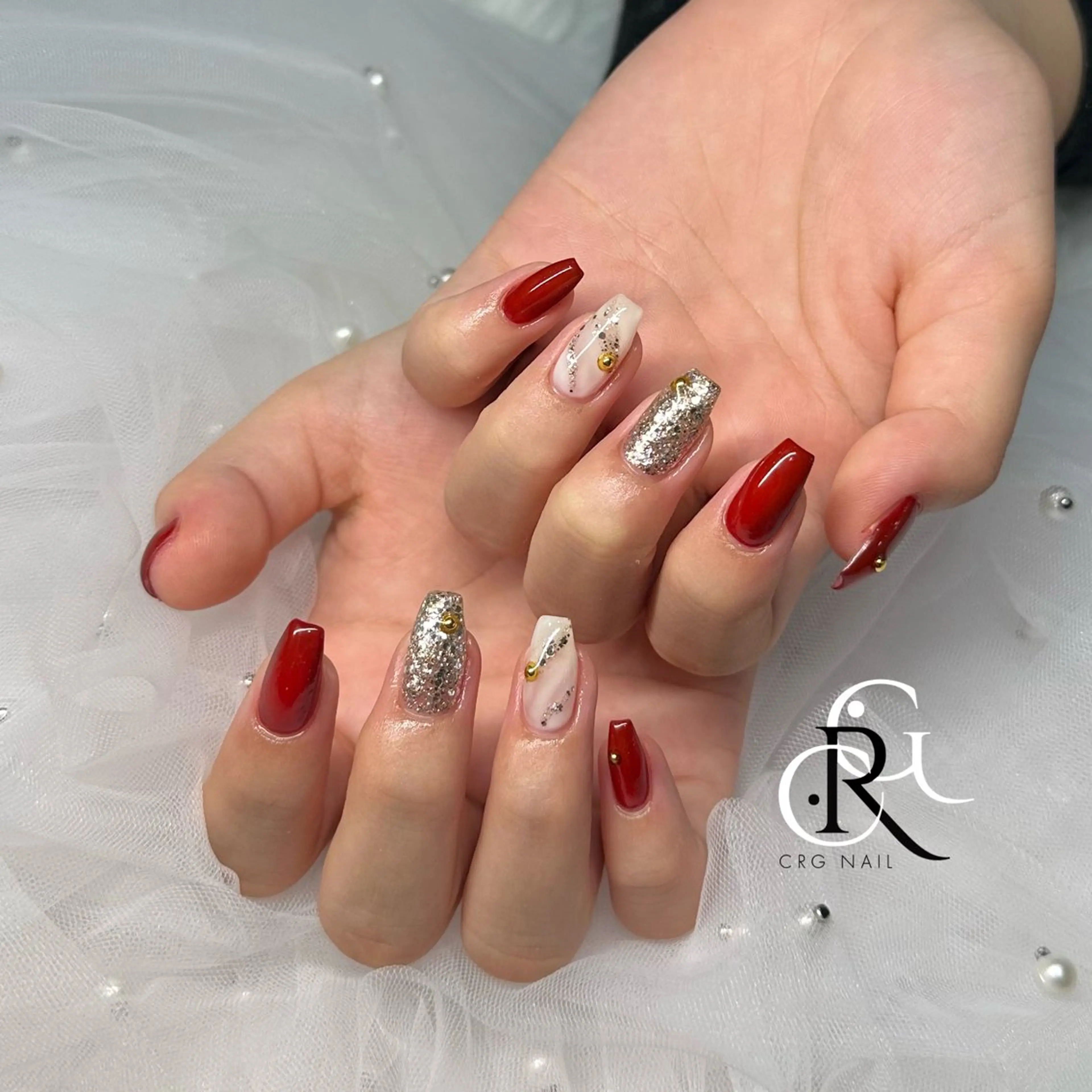 ネイル ボルドー ゴールド ラメ(グリッター) ハンドネイル 美フォルム✨ CRG　RURIのネイルデザイン