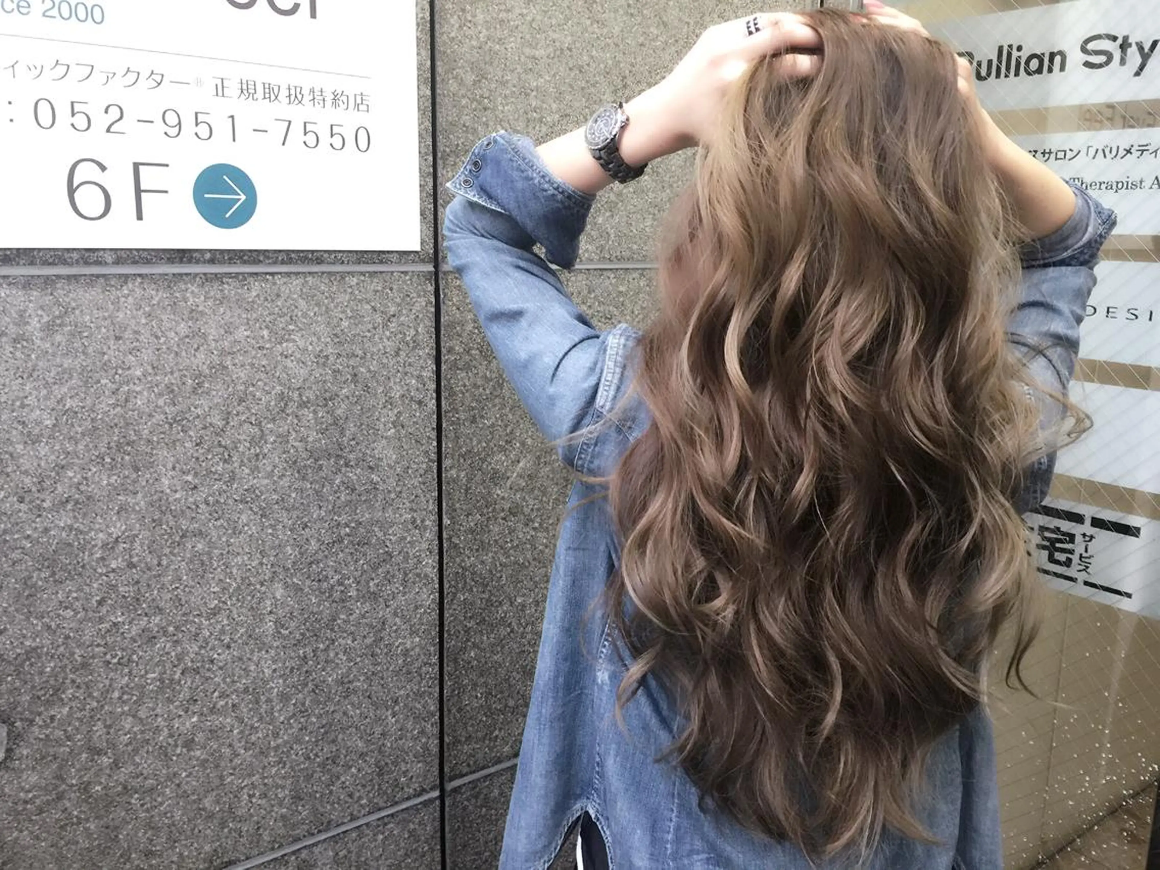 セミロング カラー アッシュ ベージュカラー ハイライトカラー ハイライト ヘアカラー トリートメント ヘッドスパ N4C エヌフォーシーのヘアスタイル