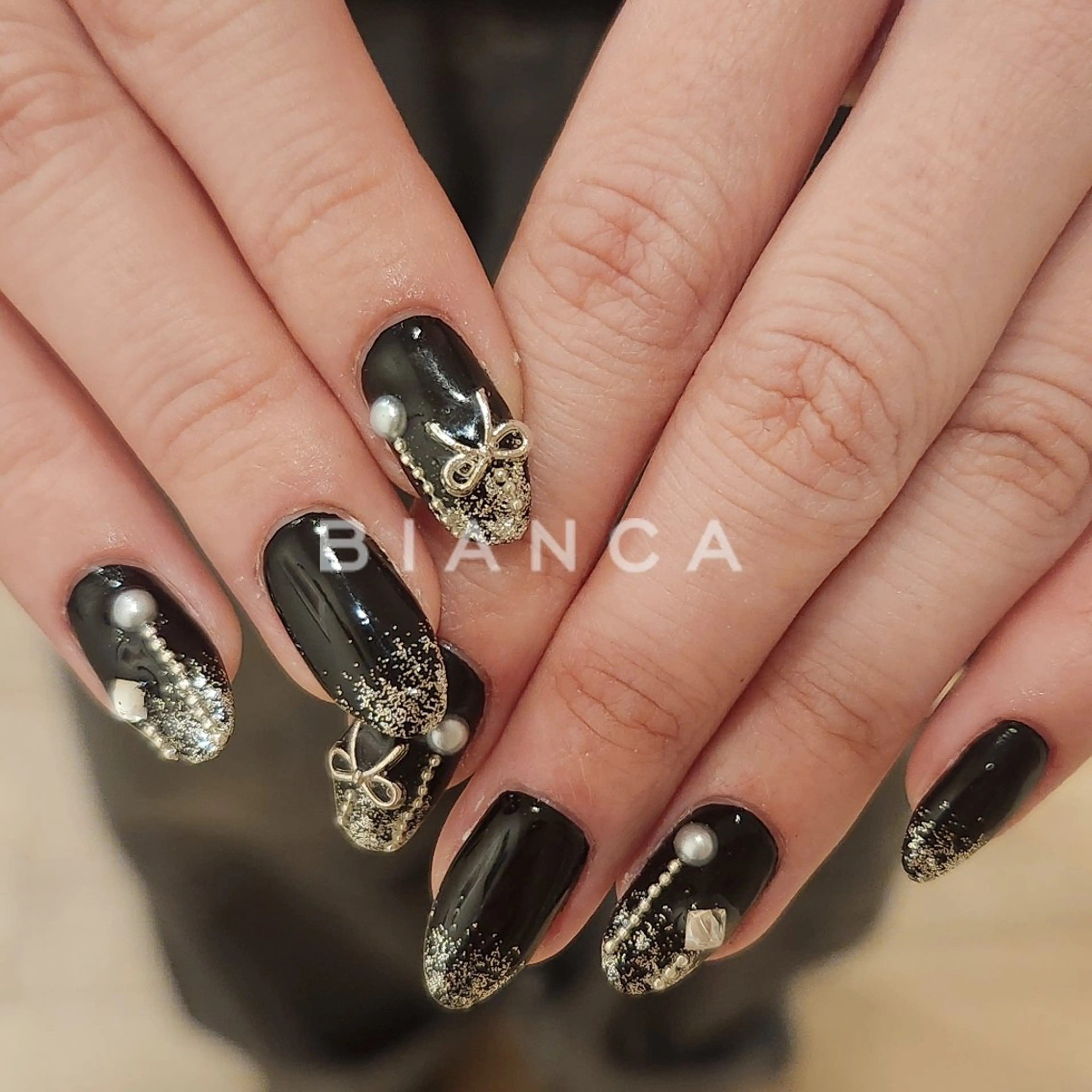 ネイル キラキラネイル ワンホンネイル 冬ネイル クリスマス ハンドネイル Bianca名駅店 あゆのネイルデザイン