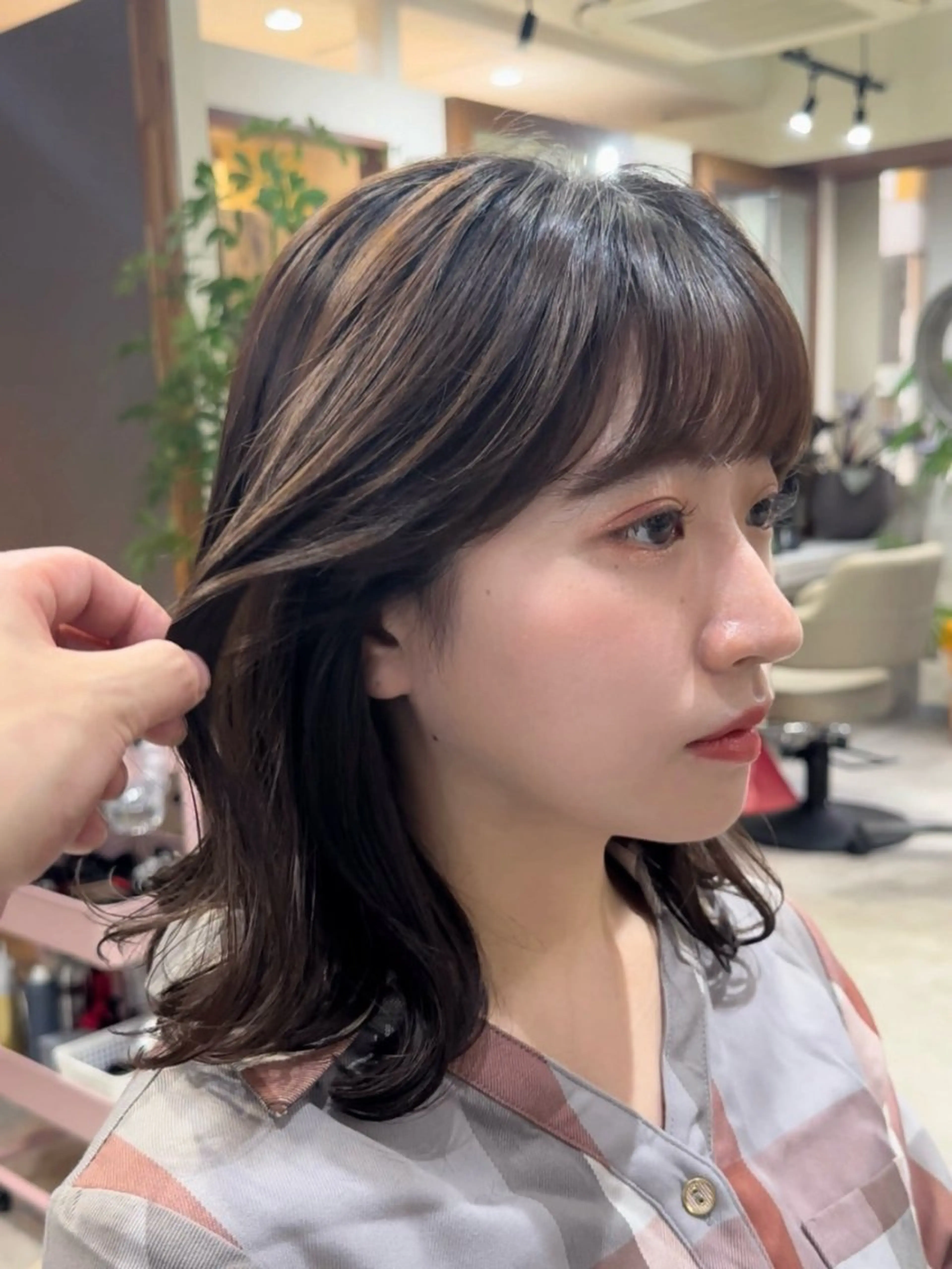 ミディアム ミディアムパーマ サイドバング カット ヘアセット コテ巻き/パーマ/艶 透明感/荻原凜太郎のヘアスタイル