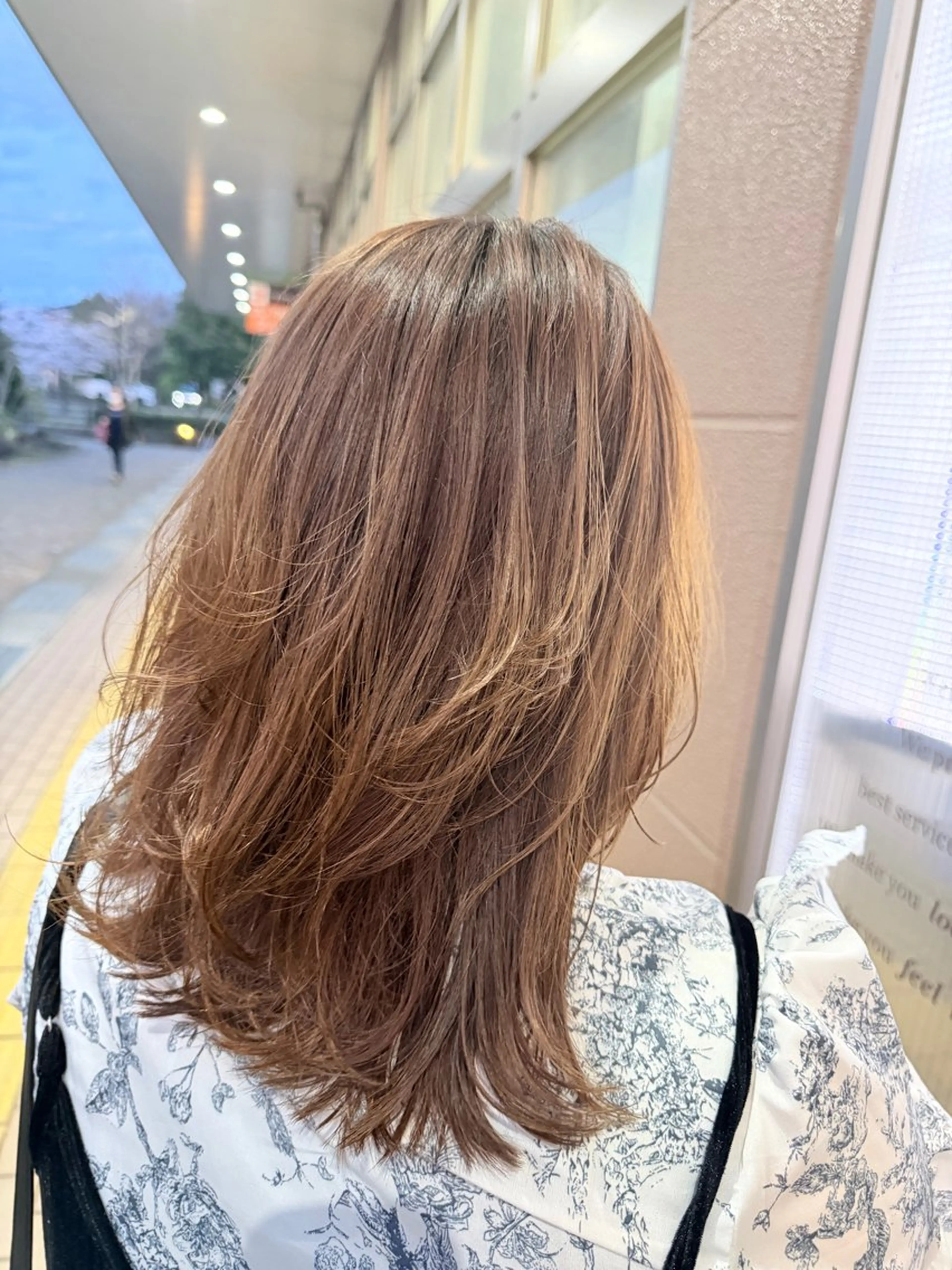 ミディアム カラー 顔周りカット レイヤーカット 加藤 奈菜のヘアスタイル