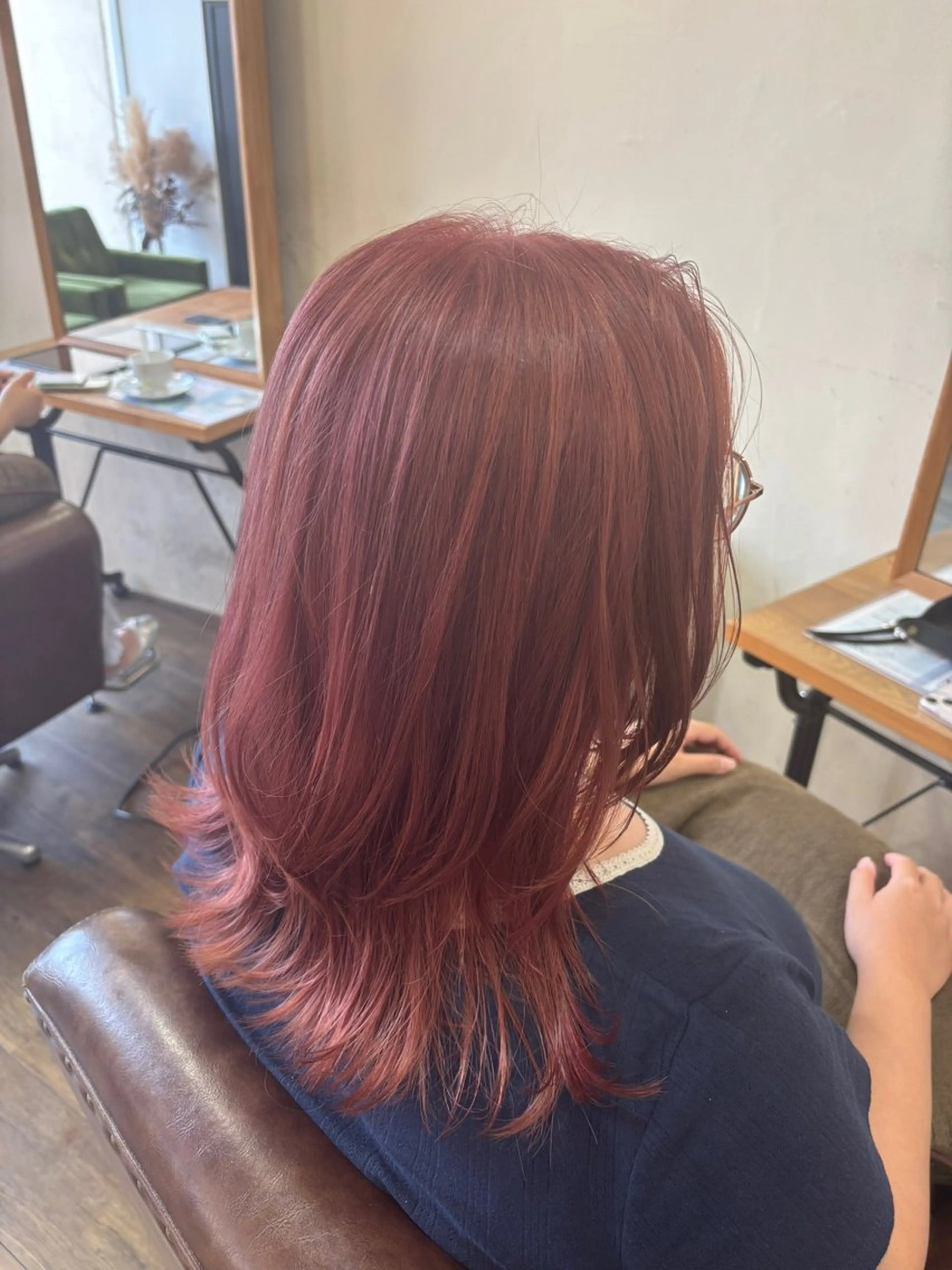 セミロング 牧 藍歌のヘアスタイル