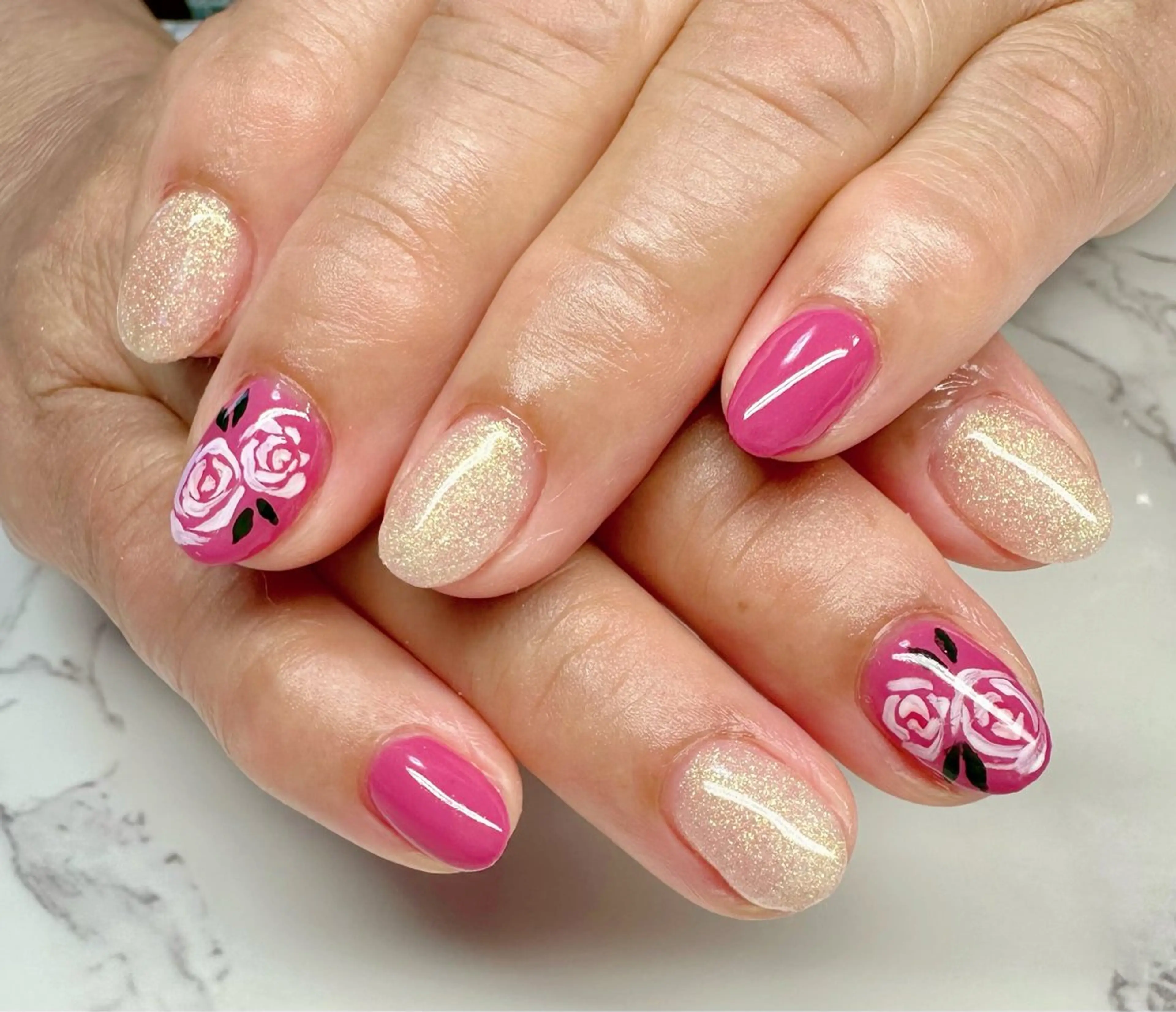 ネイル オーロラネイル ラメ(グリッター) マグネットネイル ニュアンスネイル ワンカラーネイル M.N_ nailのネイルデザイン