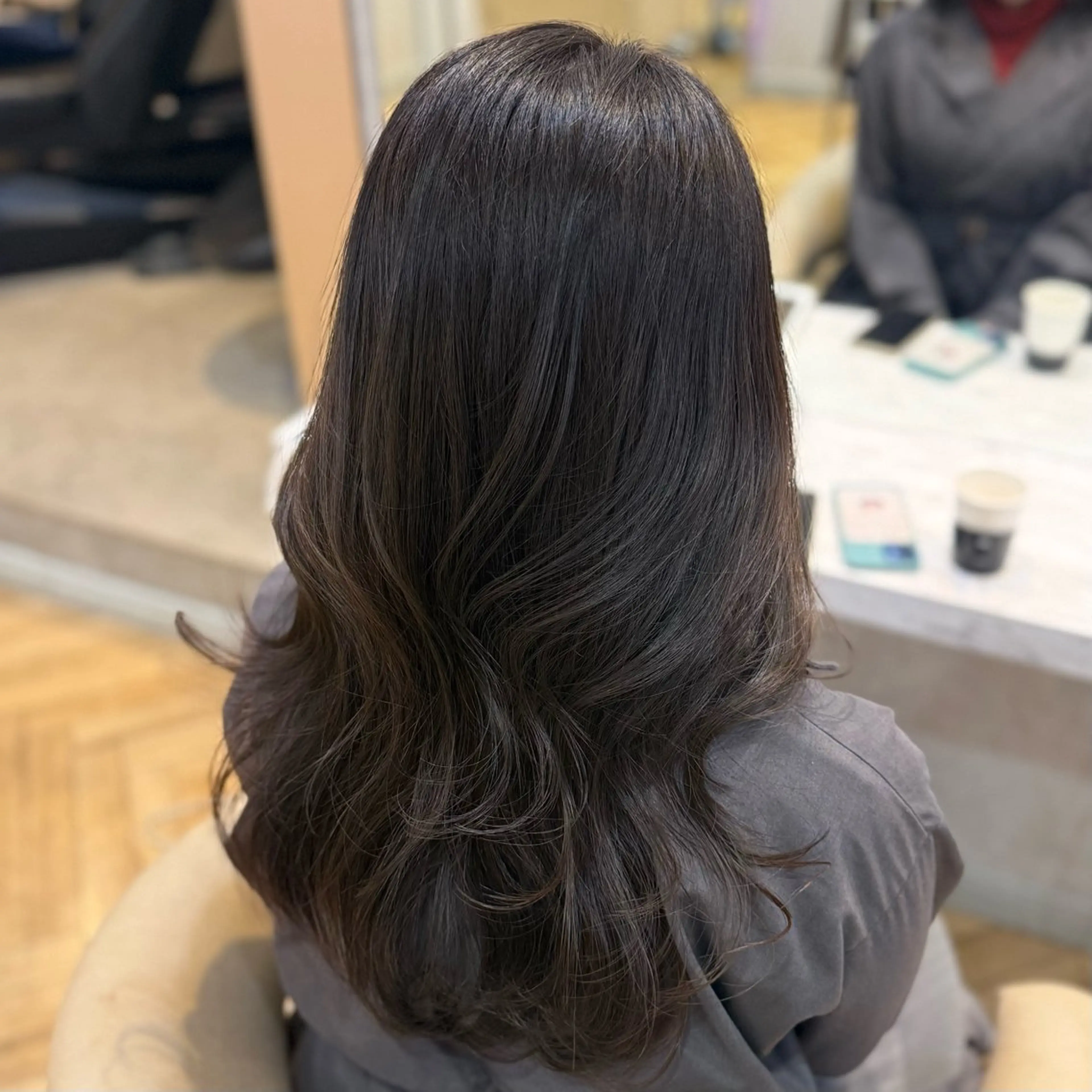 ロング 顔周りカット 韓国風ヘア カット ヘアカラー トリートメント 韓国ヘア/艶髪/ 透明感カラー/つぐみのヘアスタイル