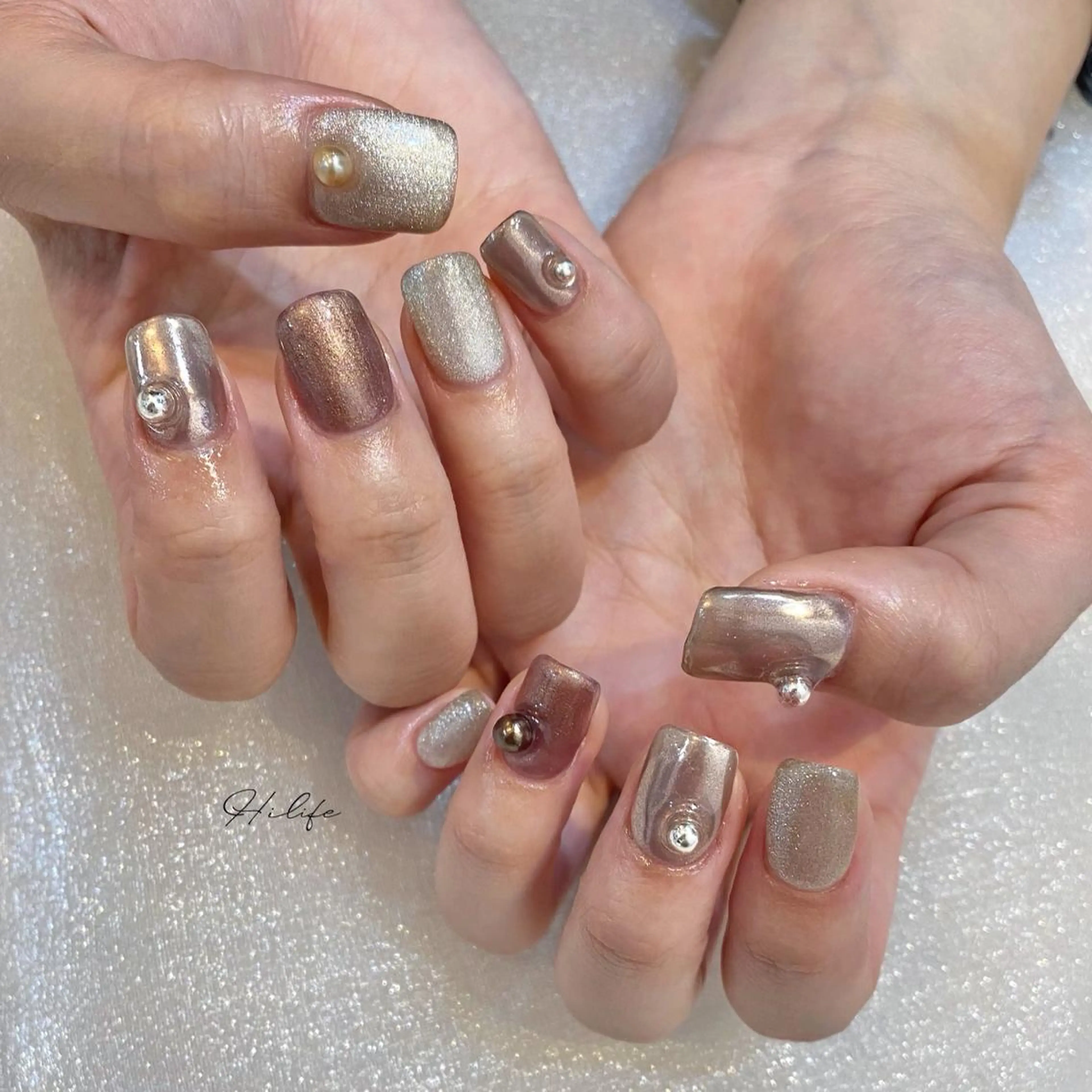 ネイル キラキラネイル マグネットネイル ミラーネイル ショートネイル スクエアネイル Nail Adore.のネイルデザイン