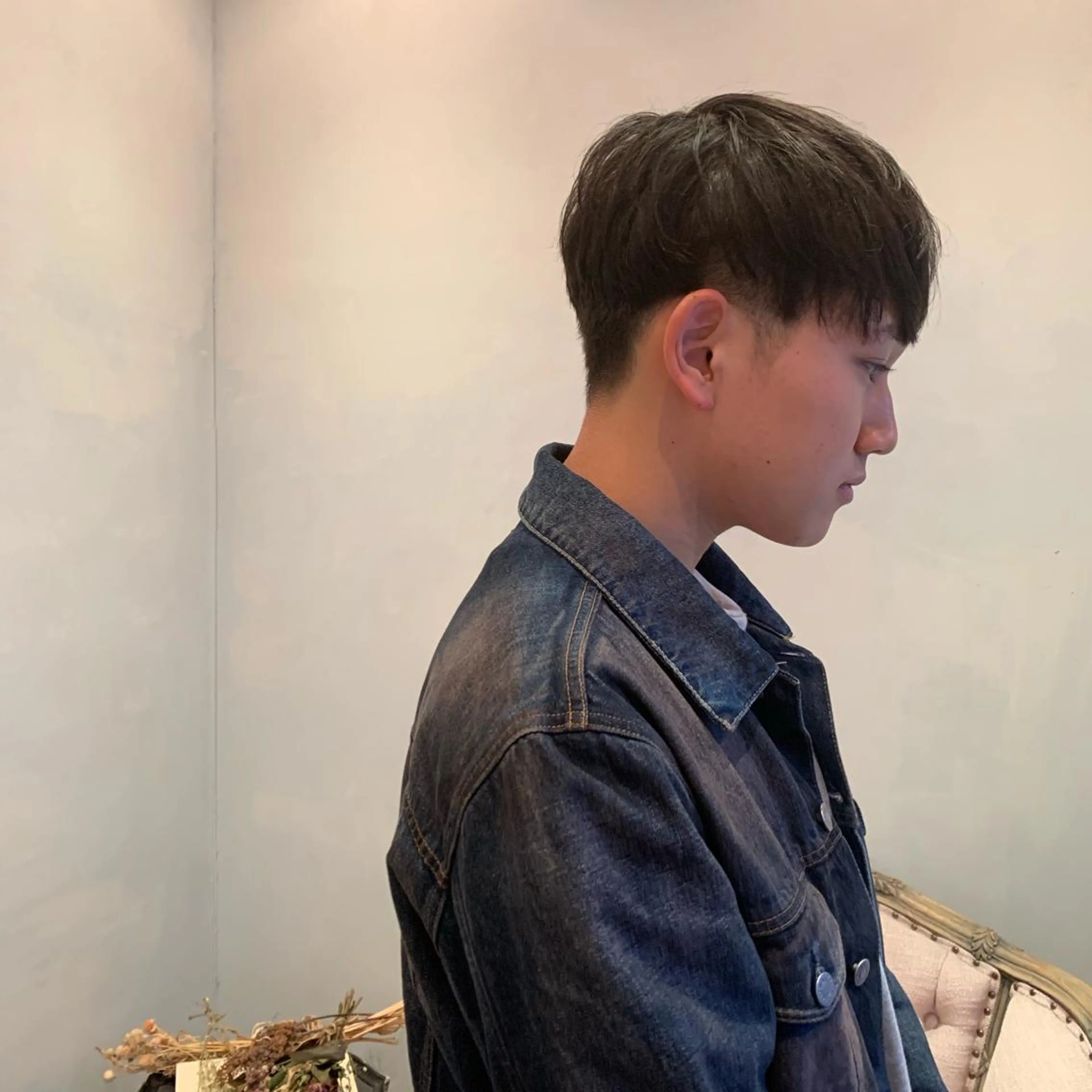 ショート メンズ SAKINO． ベージュカラーのヘアスタイル
