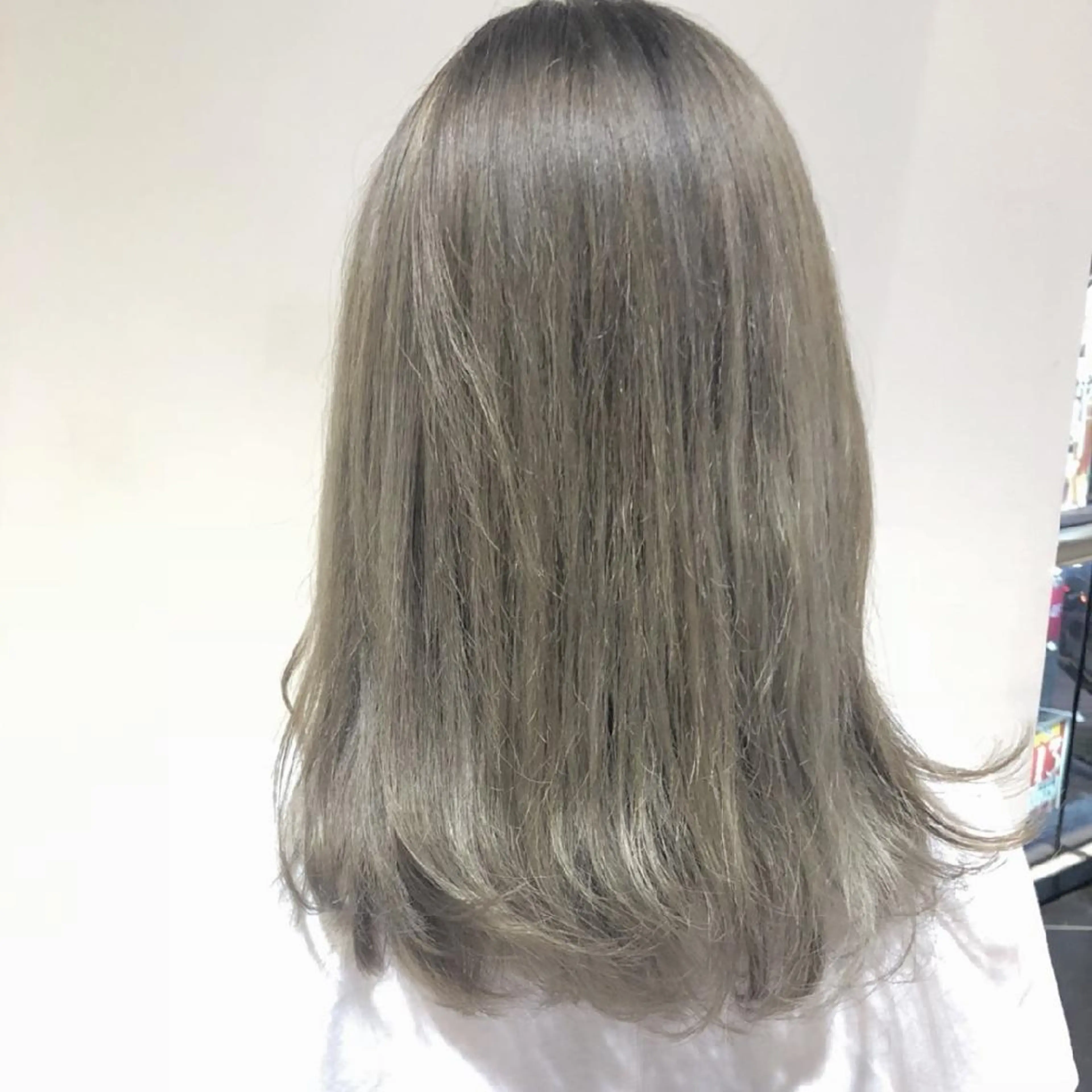 ミディアム カラー 透明感カラー イルミナカラー 竹内啓太 ボブのヘアスタイル