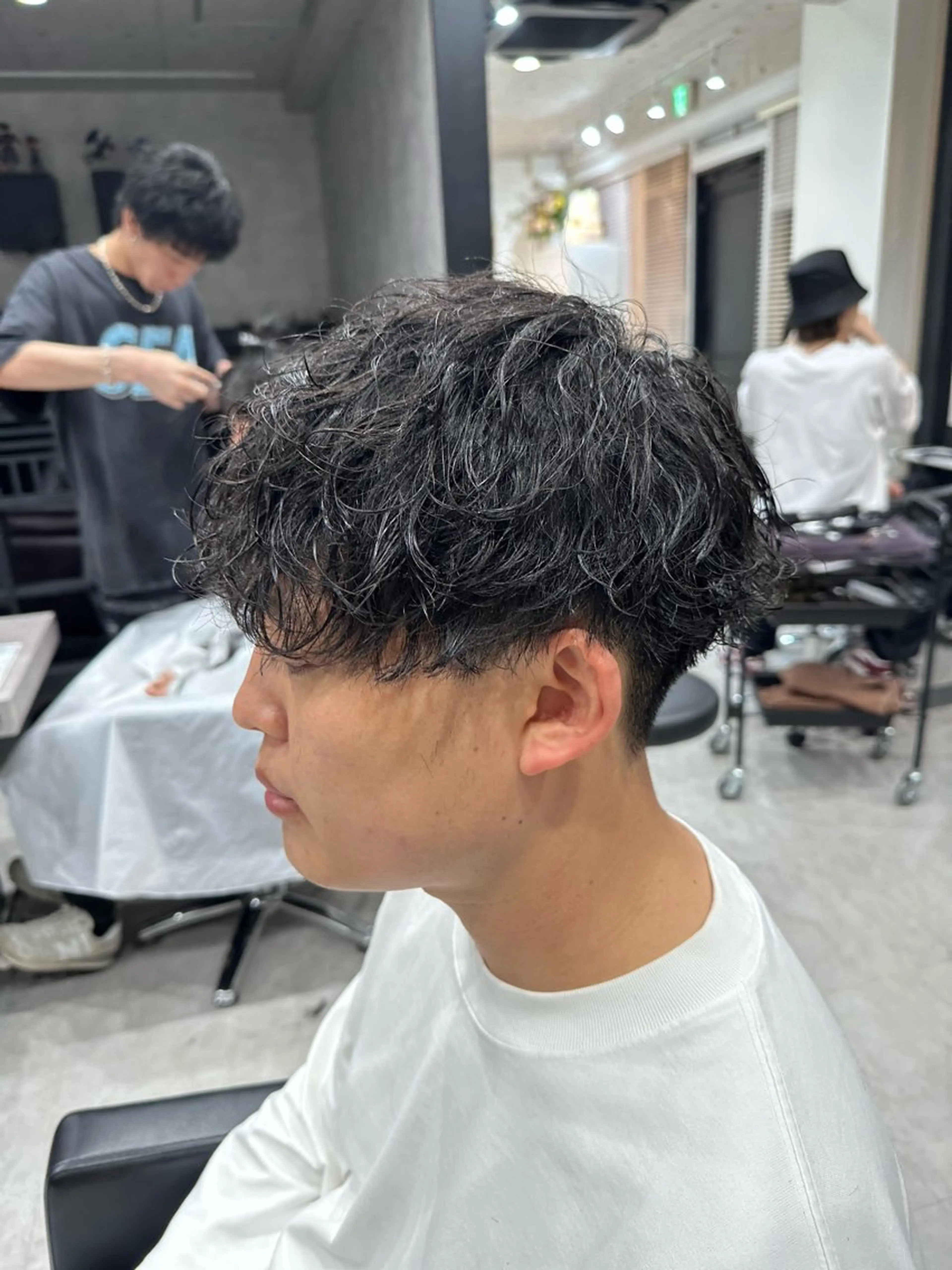 ショート パーマ メンズ メンズパーマ 波巻きパーマ スパイラルパーマ カット パーマ ユウ🪄 パーマ指名No1のヘアスタイル