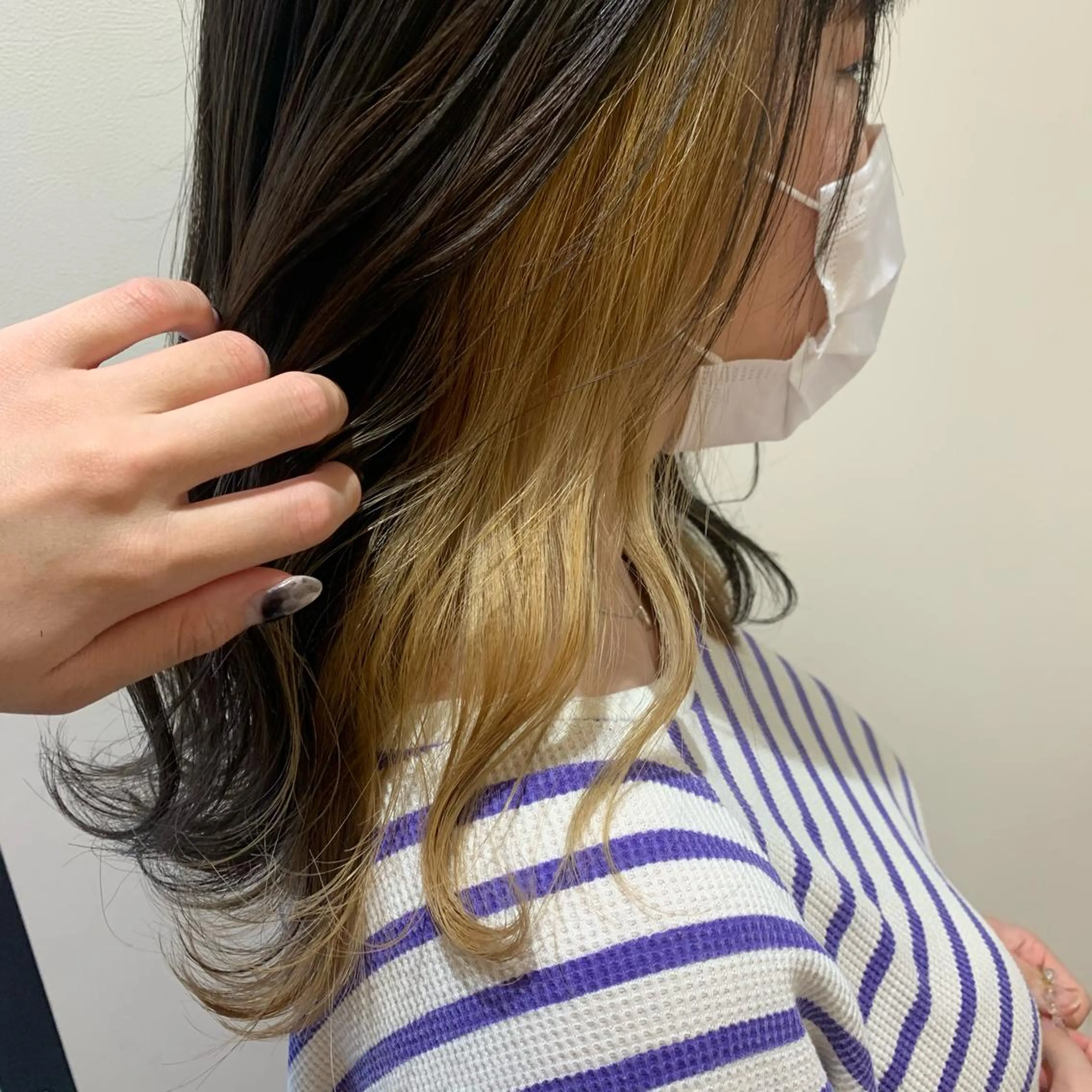 セミロング 透明感カラー 金村真子のヘアスタイル