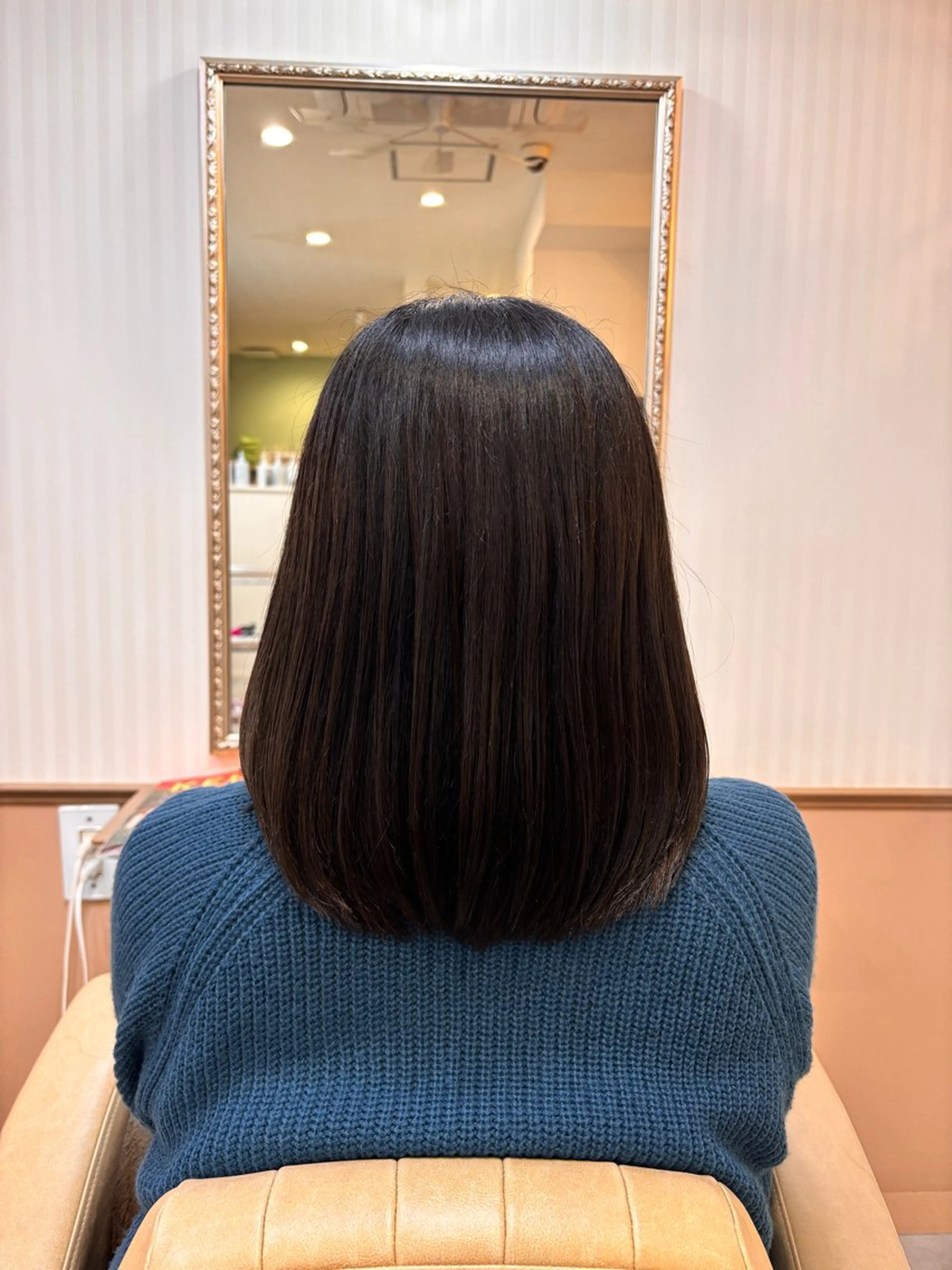 セミロング 吉井 愛のヘアスタイル