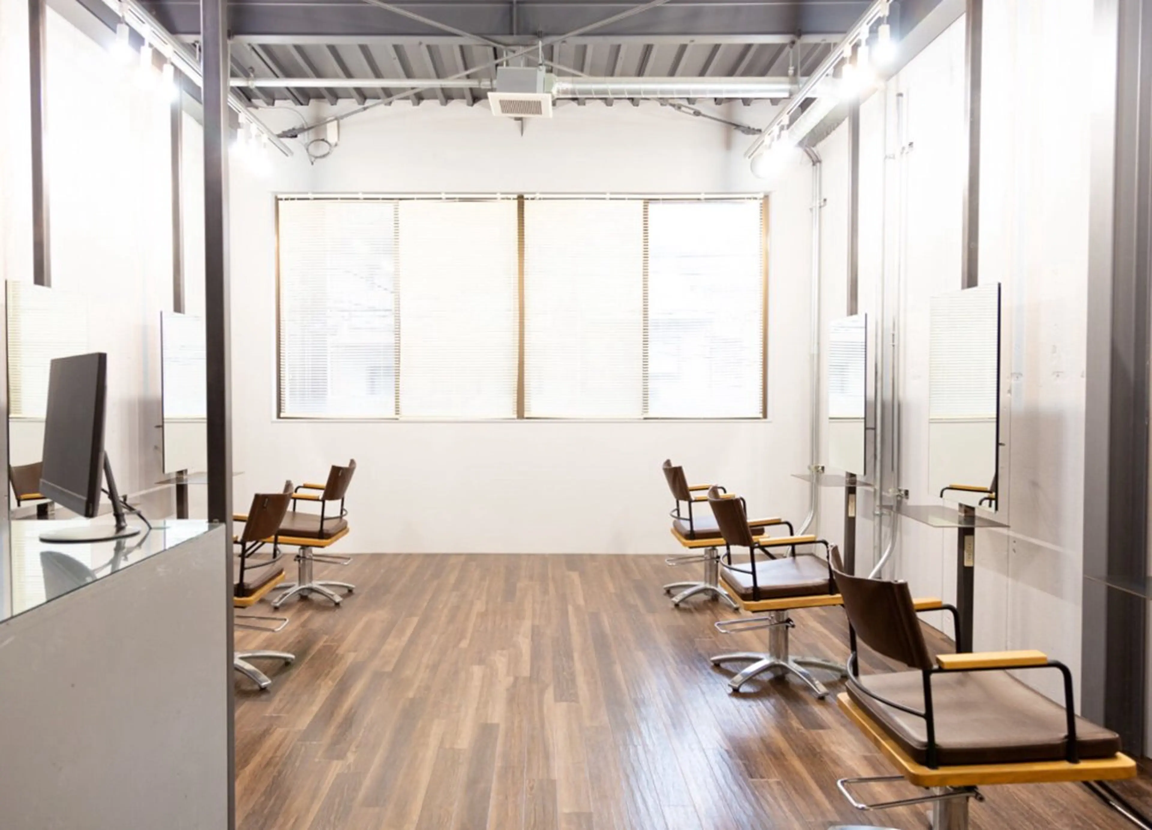 ミディアム maya🌷白髪ぼか し✳︎脱白髪染めのヘアスタイル