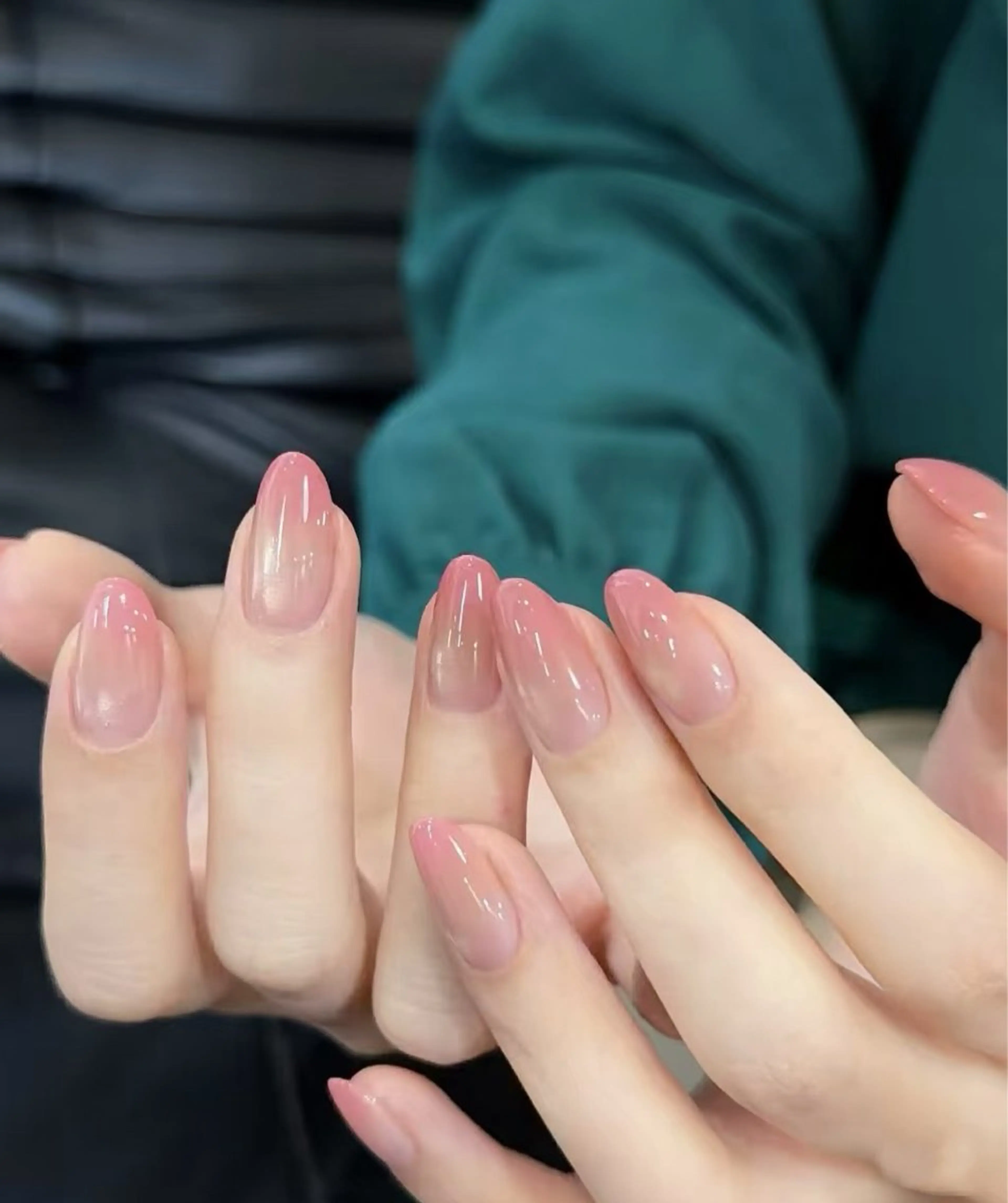 【韓国風×話題ネイル】マグネット×グラデーションの最旬デザイン¥6990の写真