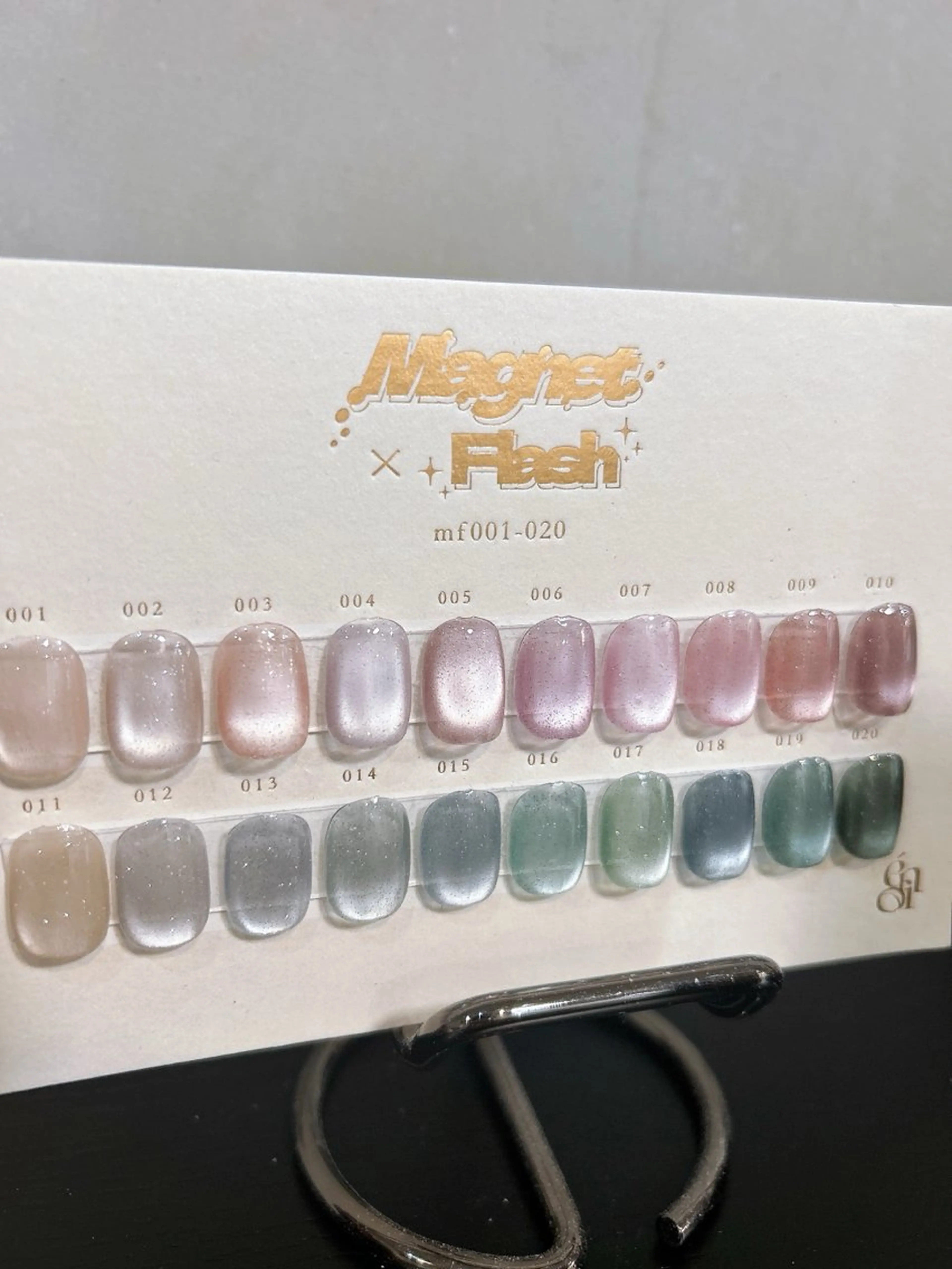 ［オフ無しの方限定］ワンカラーorマグネット🦋丁寧な甘皮ケア付き🪽おすきなカラーお選びください🌈試し塗り可能◎の写真