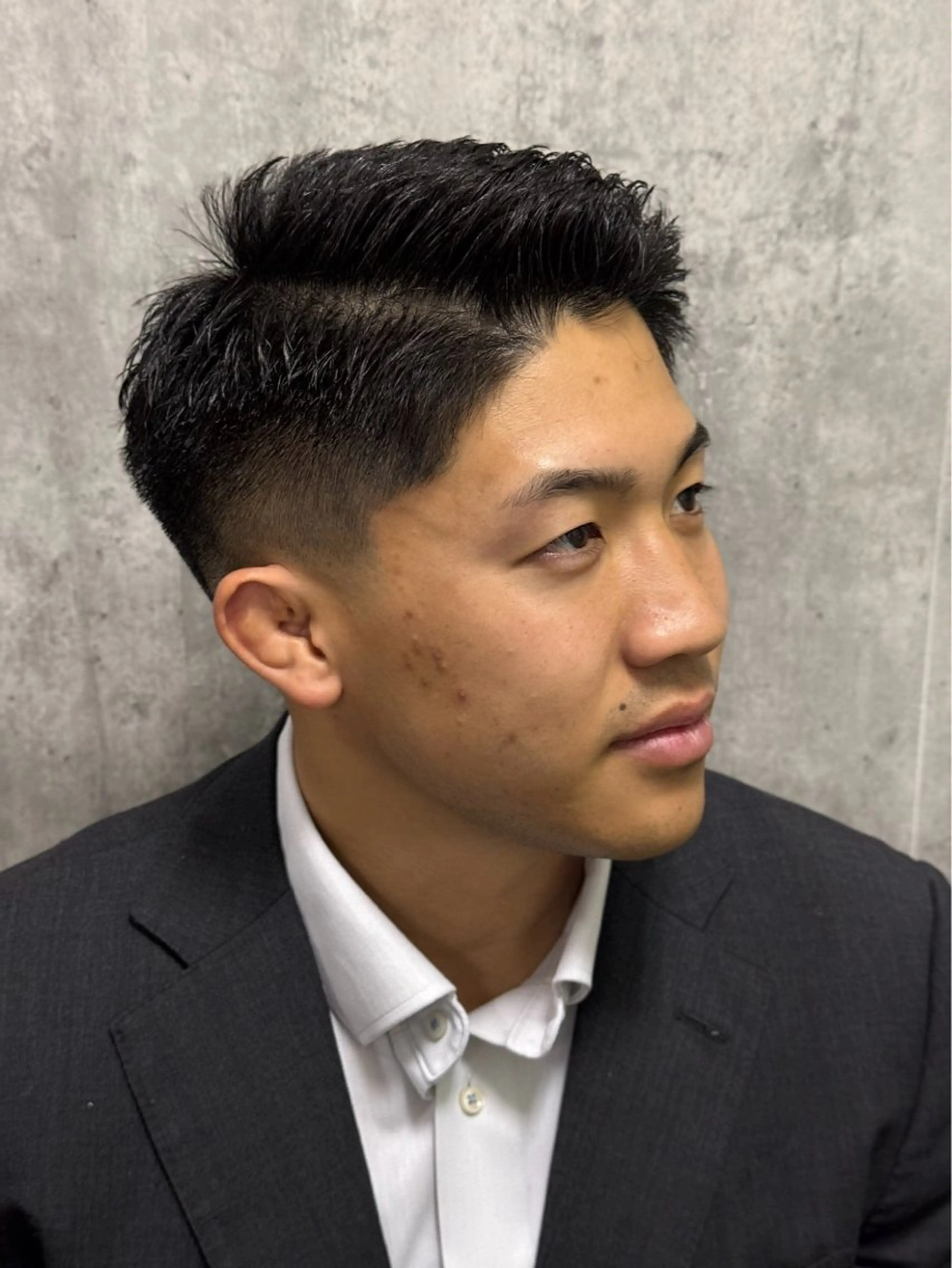 ショート メンズ フェードカット スキンフェード 對馬 虎太郎のヘアスタイル