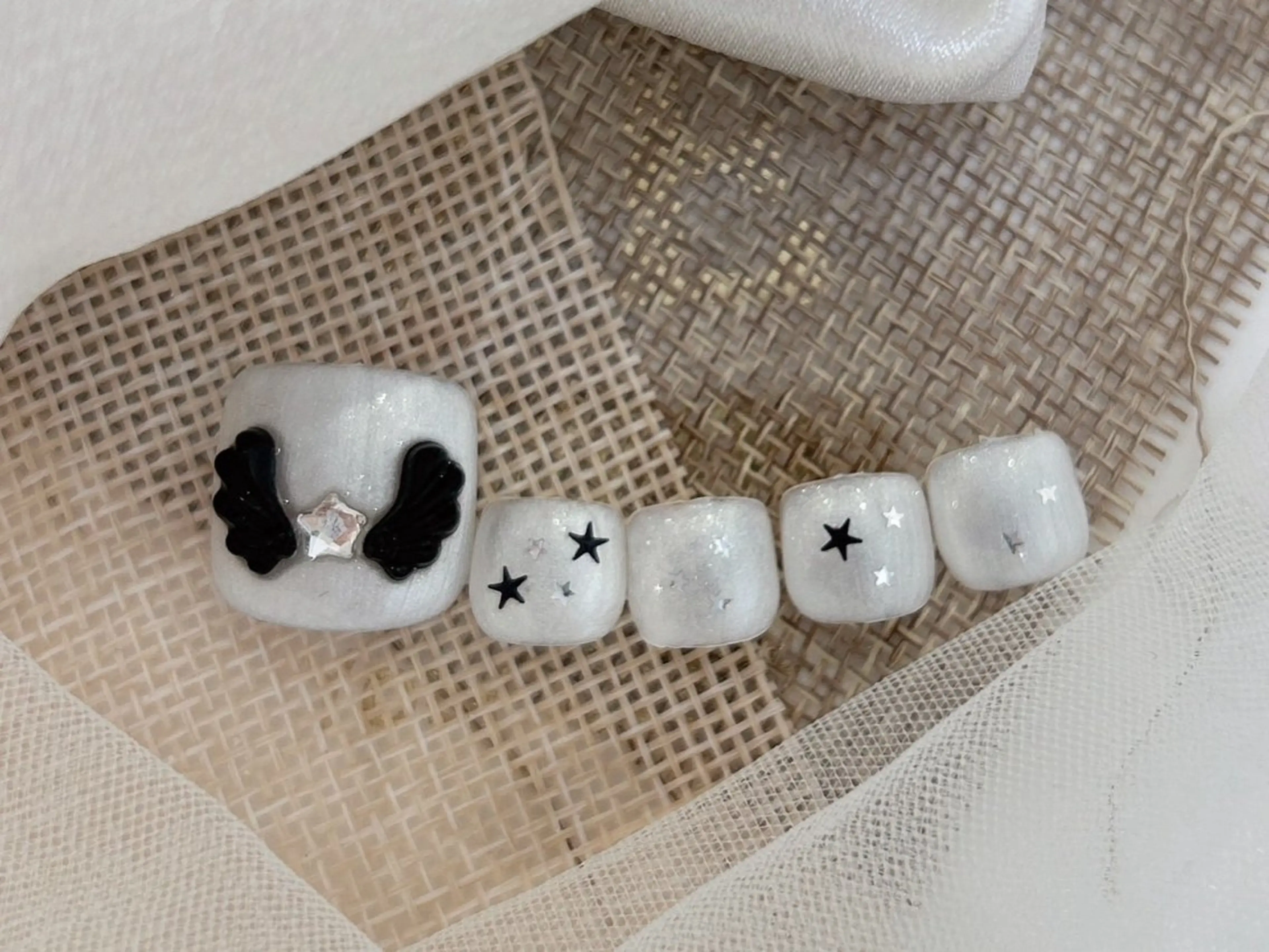 ネイル ハンドネイル フットネイル ネイルサロンクイーン 中野のネイルデザイン