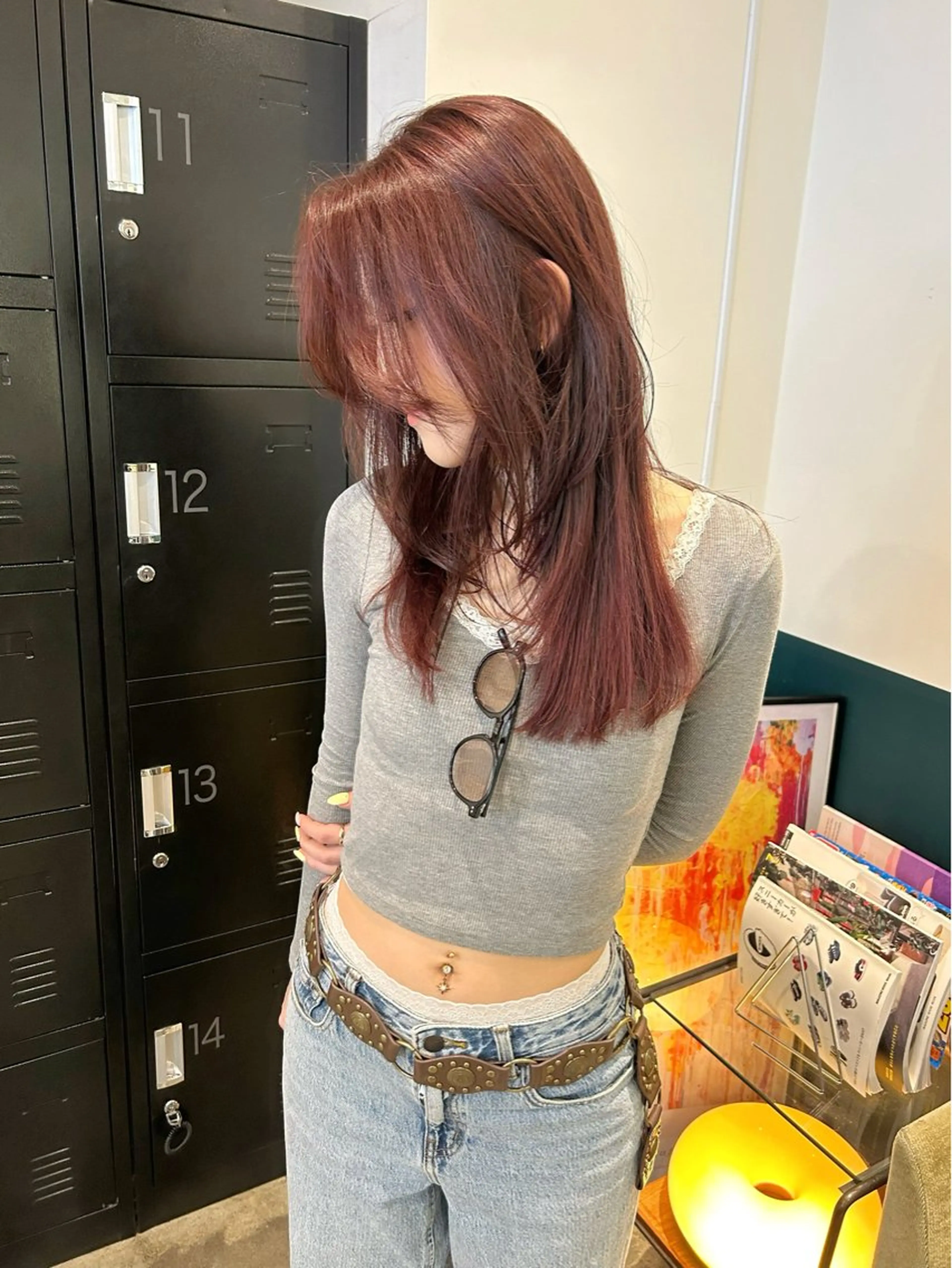 セミロング カラー ブリーチ ボルドーカラー 透明感カラー ブリーチなしカラー レイヤーカット カット ヘアカラー カラーリスト菅野 竜矢🌈のヘアスタイル