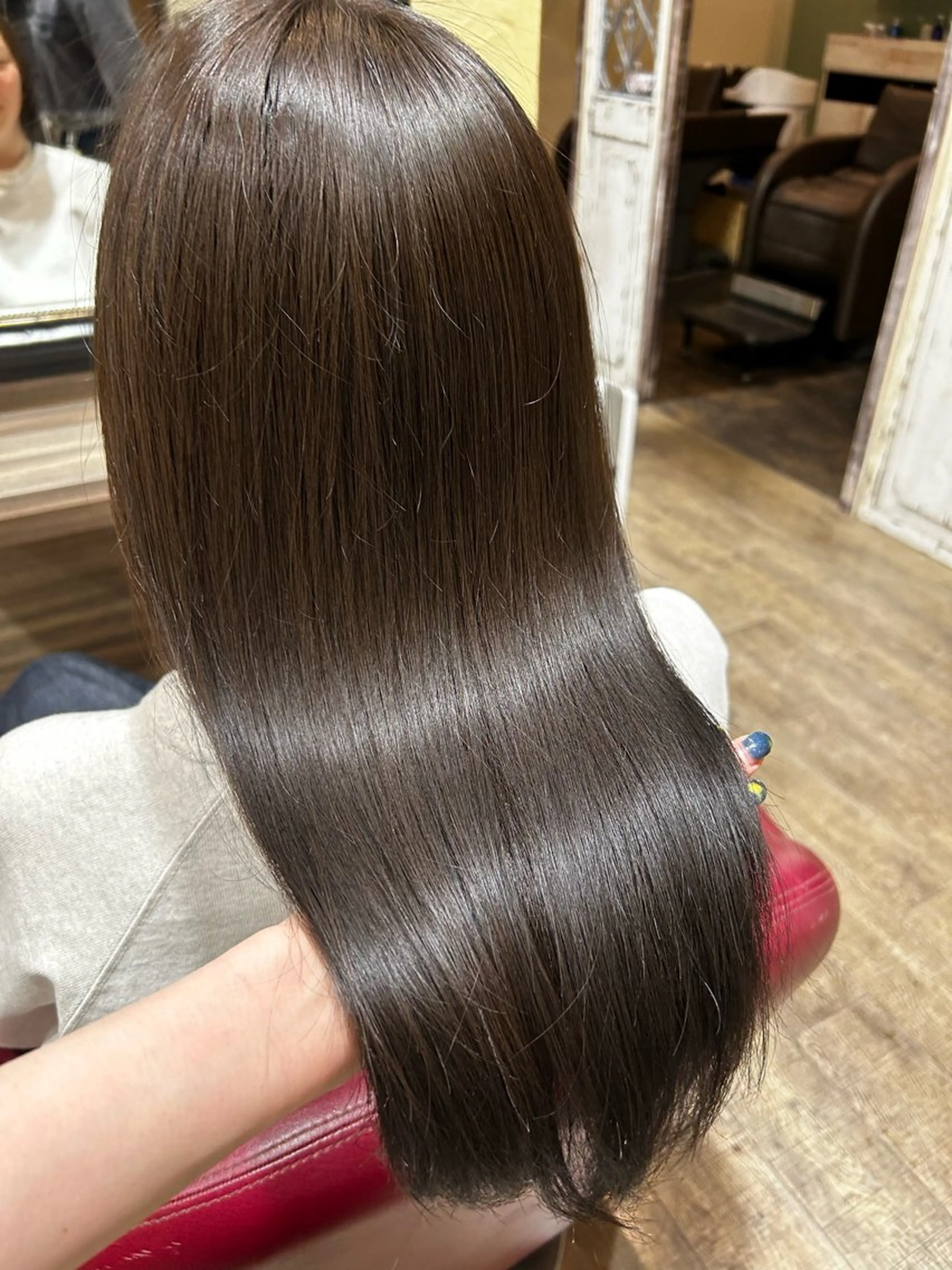 ロング カラー 一宮　　透明感カラー 髪質改善　ヘッドスパのヘアスタイル