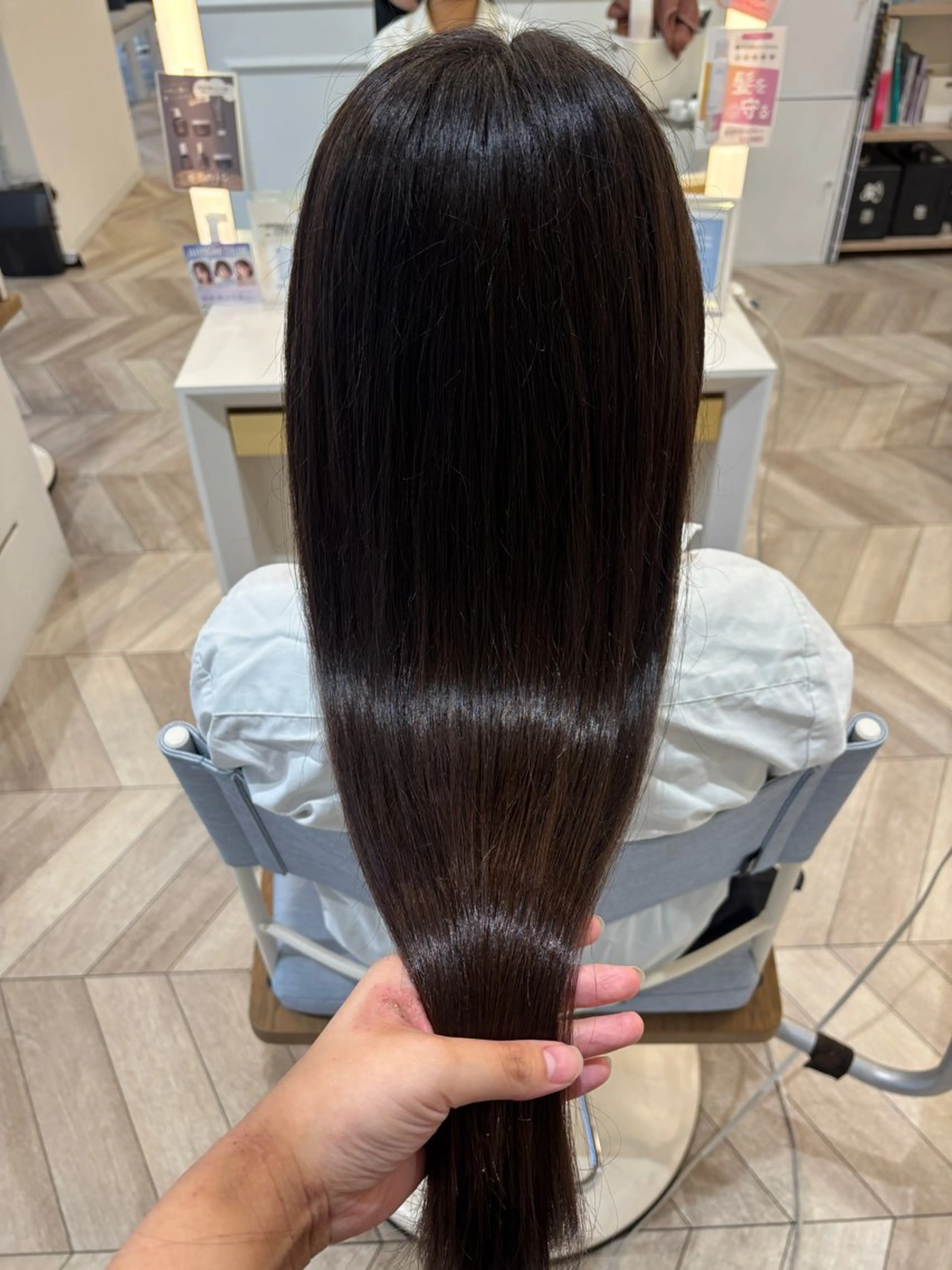 ロング トリートメント カット ブリーチなしwカラー メンズパーマ新居見のヘアスタイル