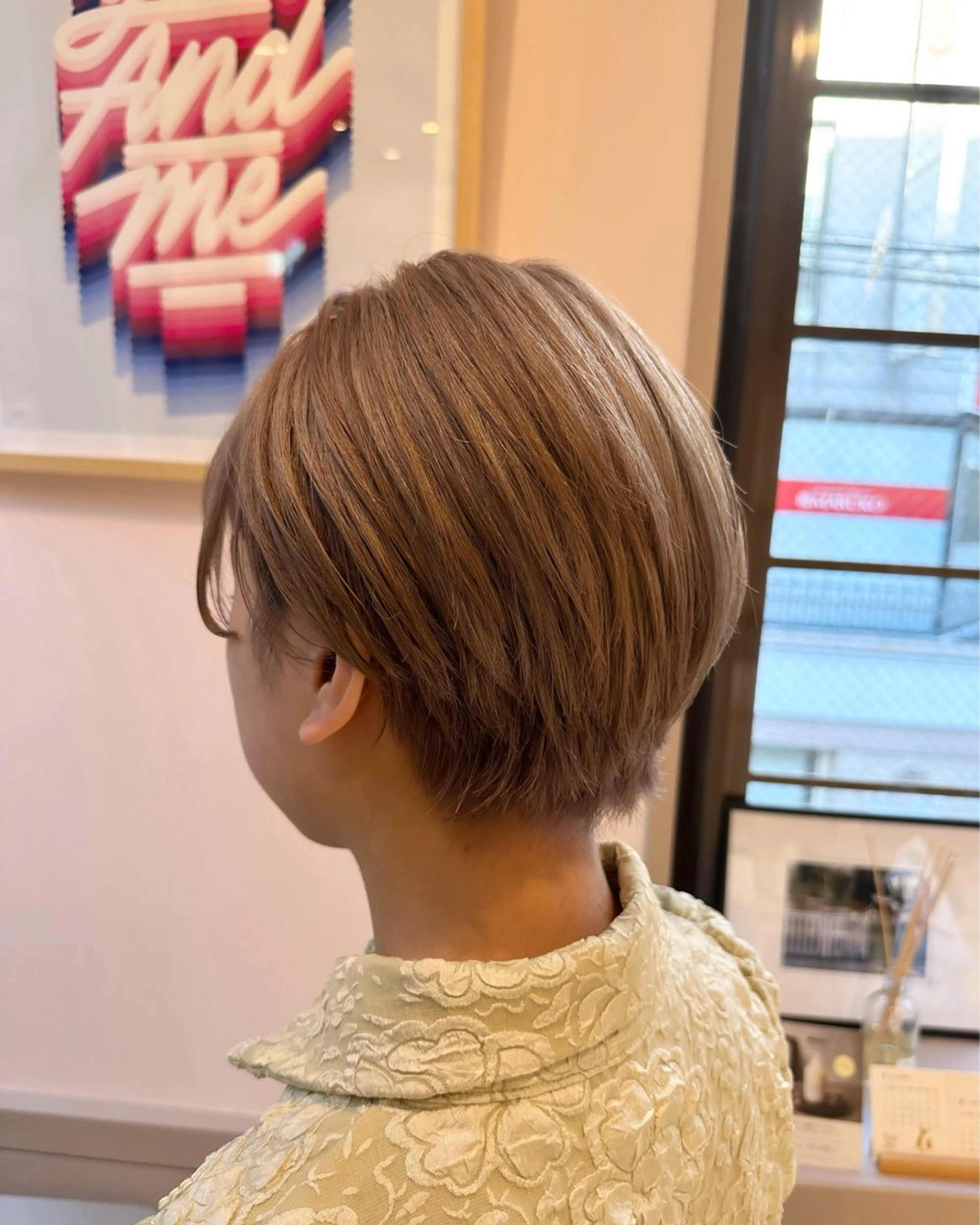 カラー ベージュカラー ミルクティーベージュ 芝智也／ ブリーチカラーのヘアスタイル