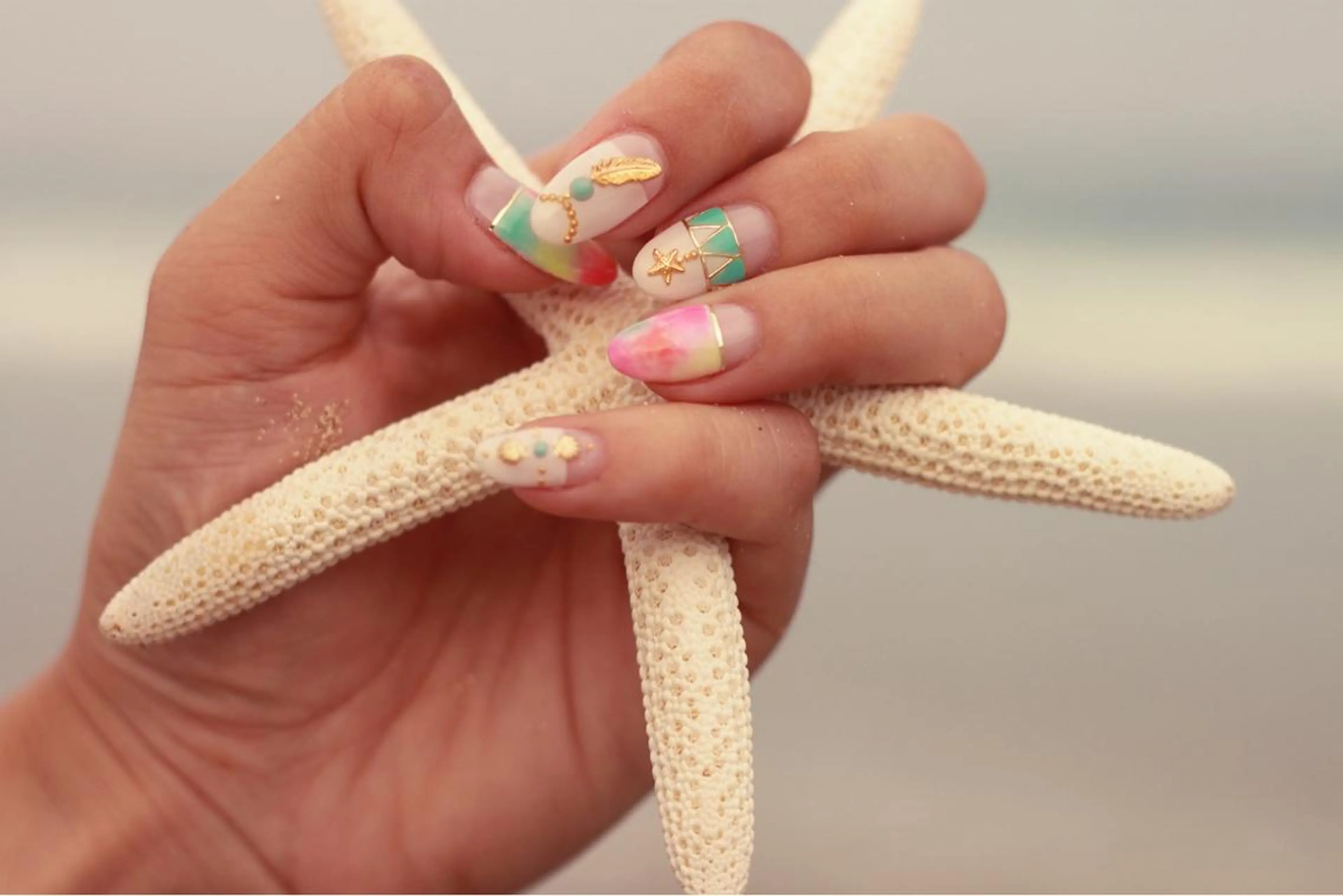 ネイル ネイル＆フラワーサロン〜Ri✦hiro〜鳥栖店所属・HIRATA RIEのネイルデザイン