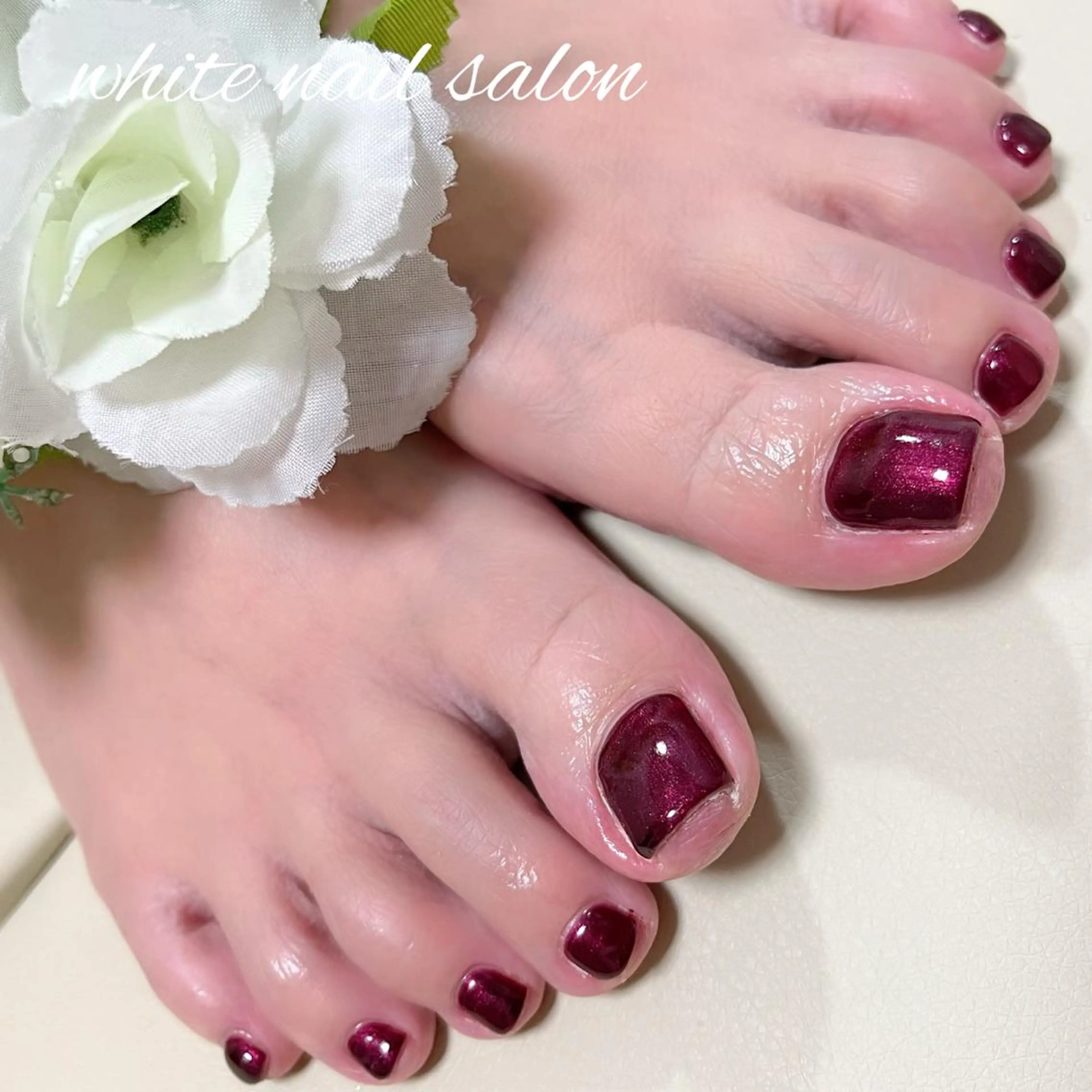 ネイル フットネイル ジェルネイル ハードジェル ラメ(グリッター) 持ち込み フットネイル white nail salonのネイルデザイン