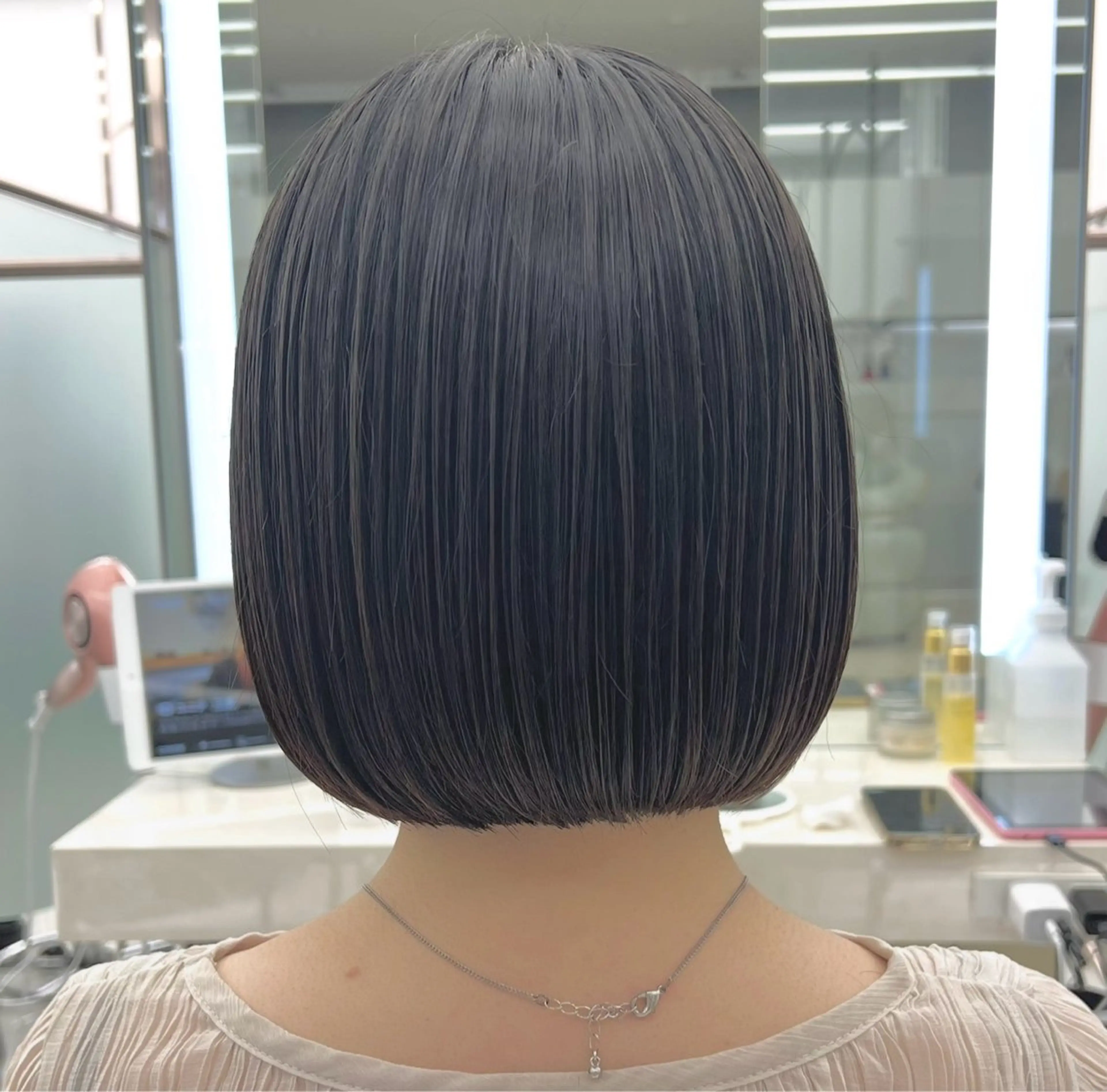 ショート レイヤー/前髪顔周り COA/Minamiのヘアスタイル