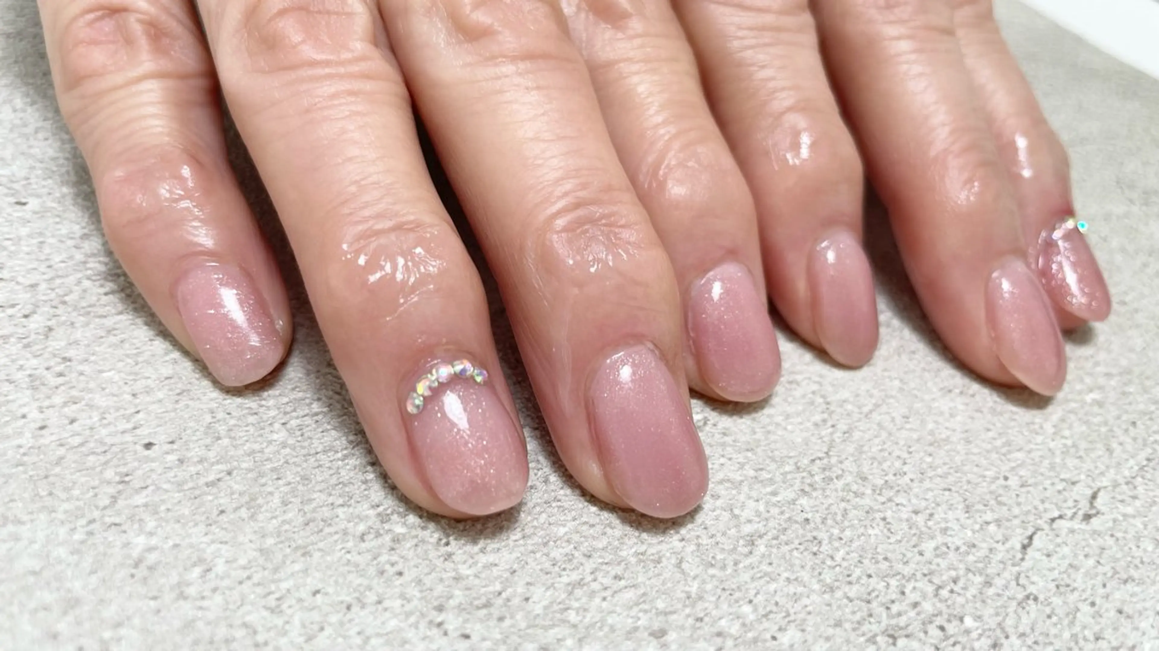 ネイル ストーンネイル cosmic nailのネイルデザイン