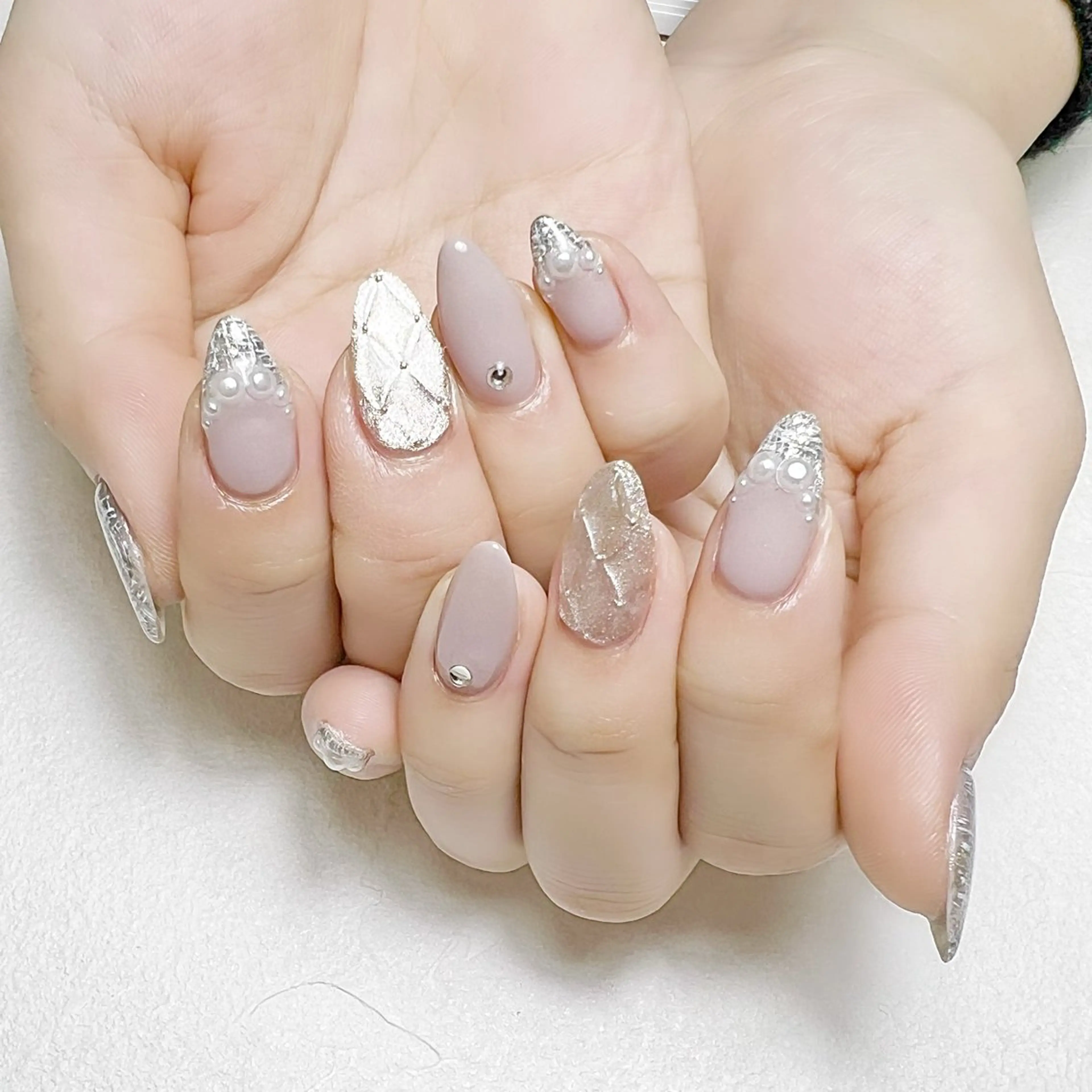 ミディアム 韓国風ヘア rouse nail RISATOのネイルデザイン
