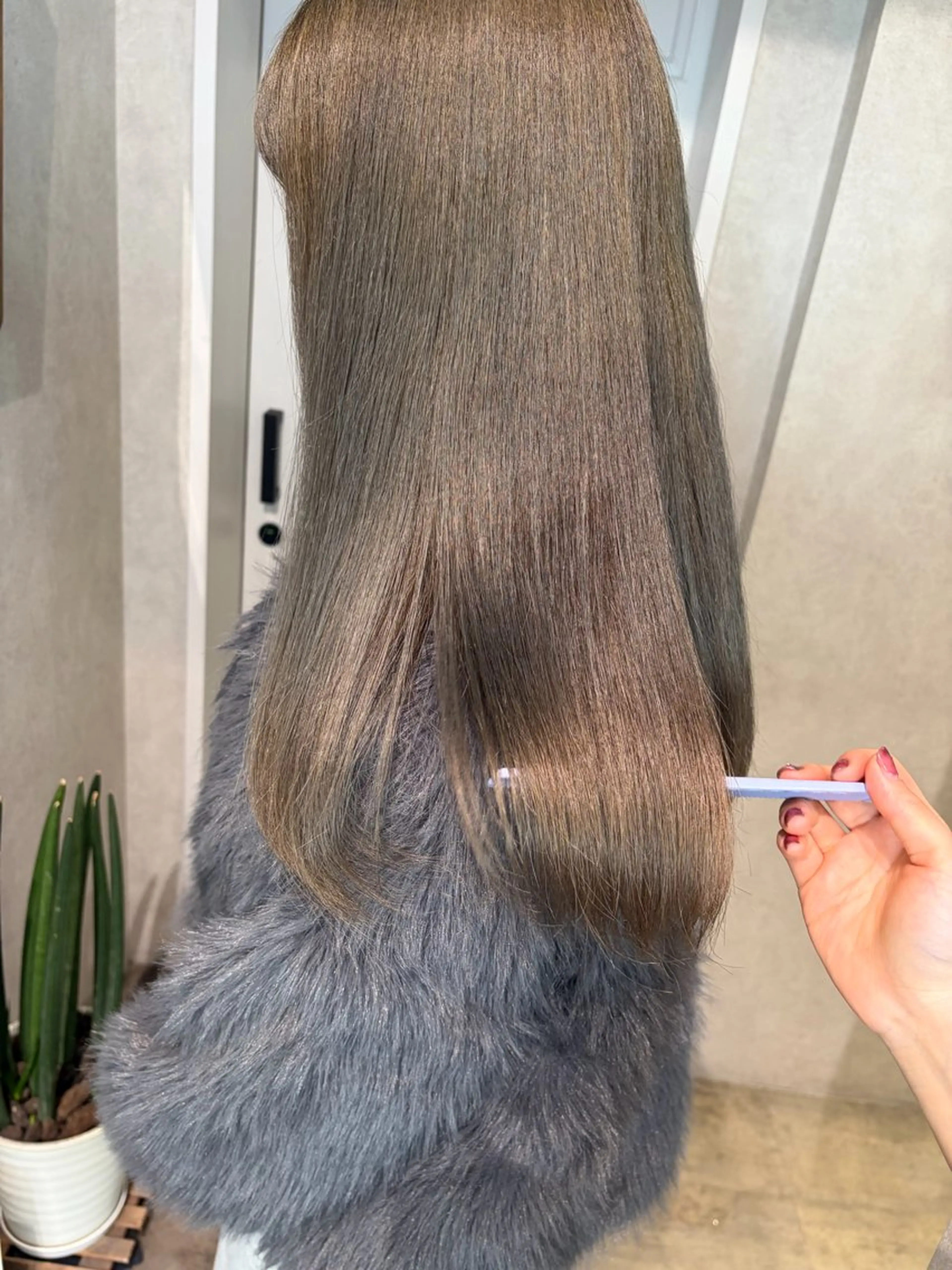 セミロング カラー グレージュ ヘアカラー ナチュラル透明感🌱 小山美樹子のヘアスタイル