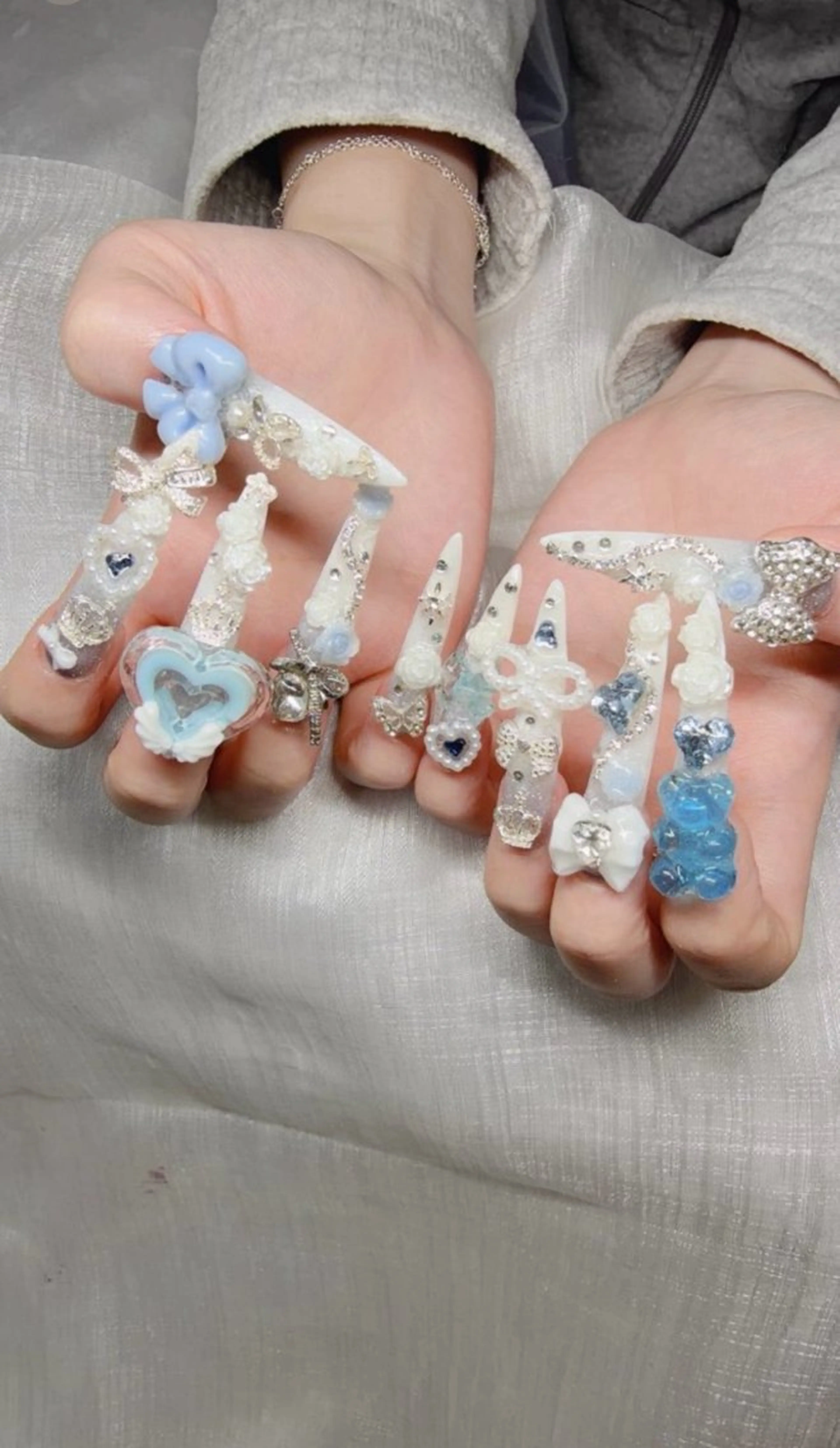 ネイル フレンチネイル グラデーション 韓国ネイル マグネットネイル ミラーネイル ハンドネイル REI nailのネイルデザイン