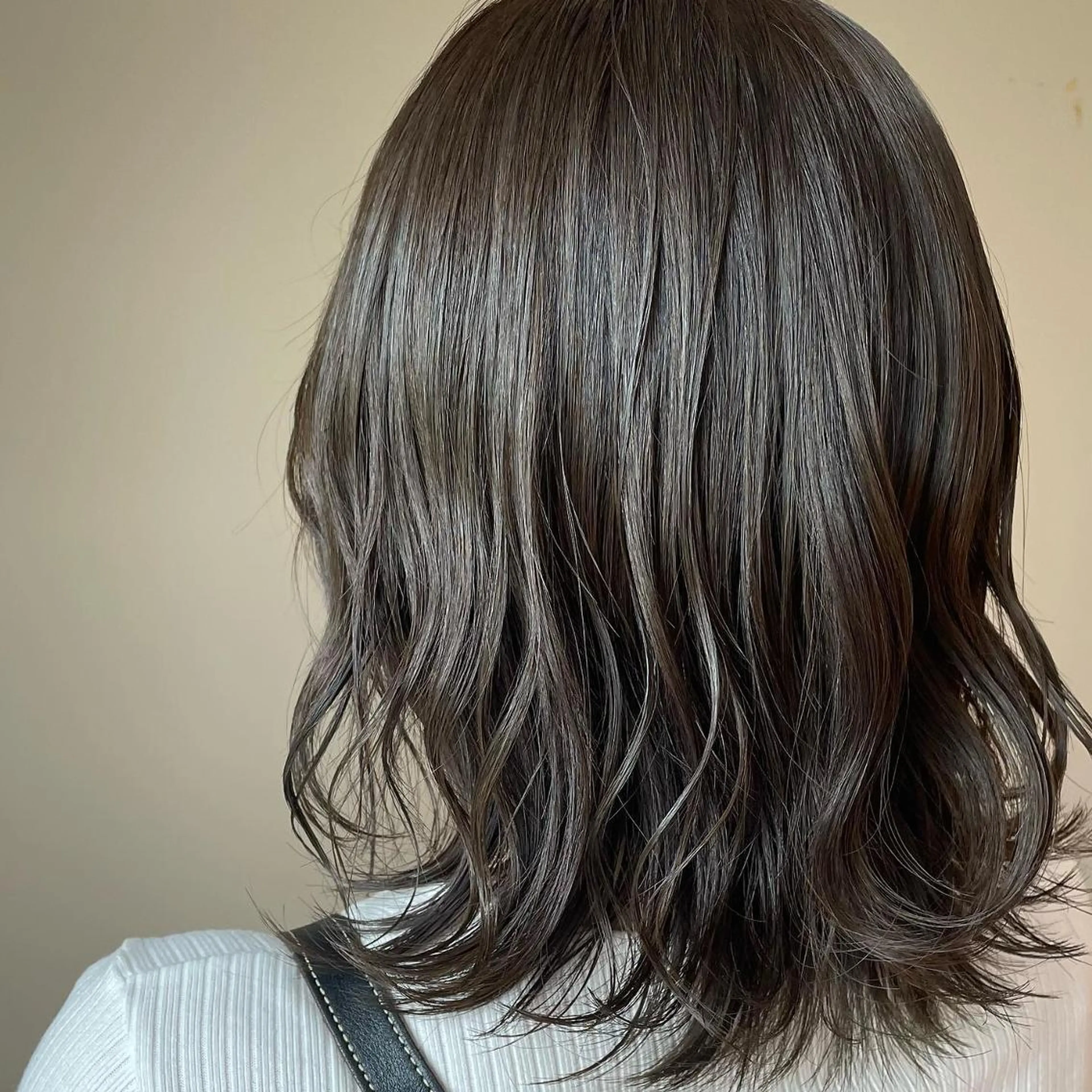 ミディアム ミディアムパーマ 縮毛矯正 🎀  minori おたく美容師  🪽のヘアスタイル