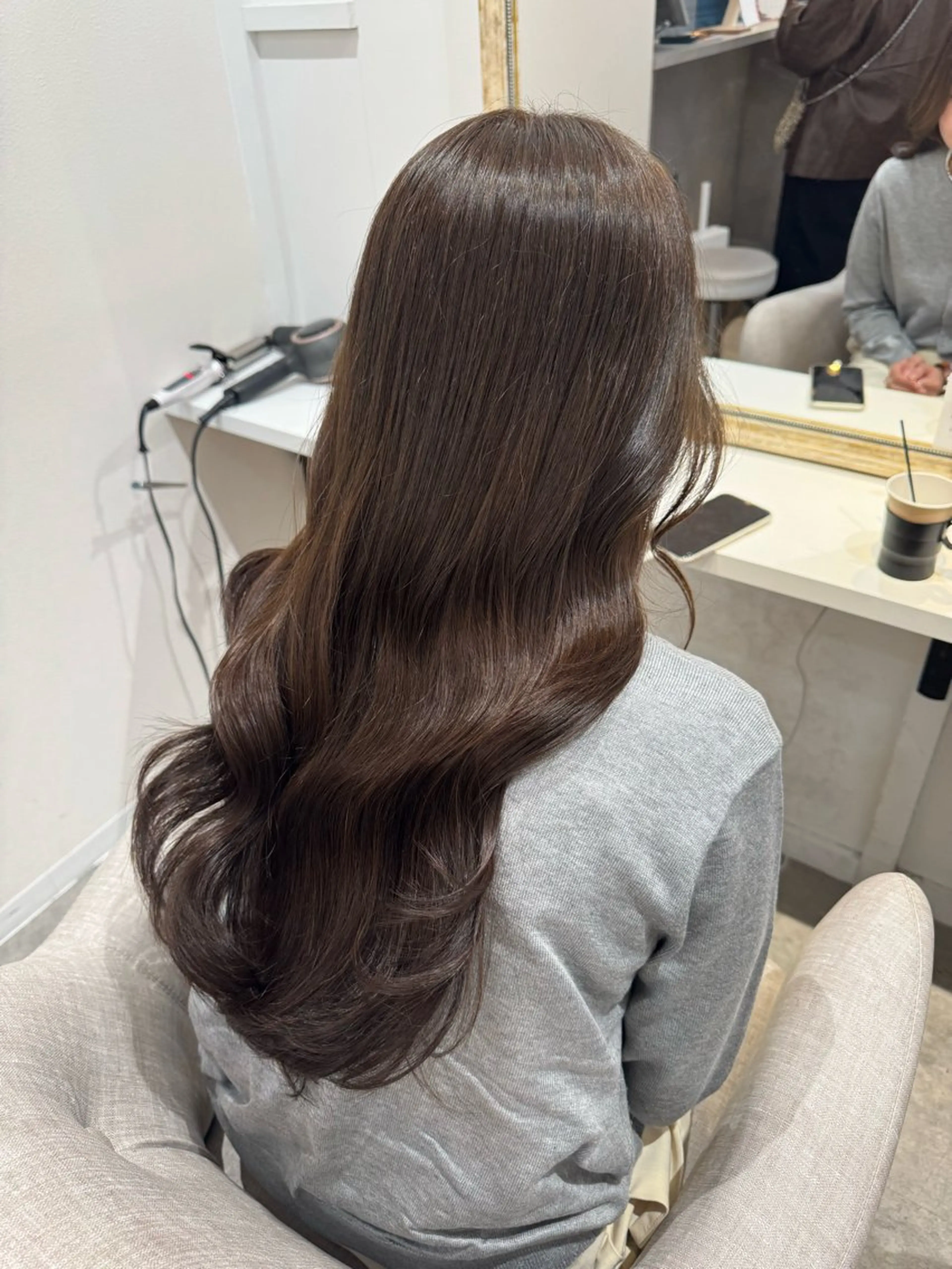 ロング カラー ベージュカラー グレージュ オリーブベージュ オリーブカラー 赤み無し柔らかカラー 【梅田】madokaのヘアスタイル