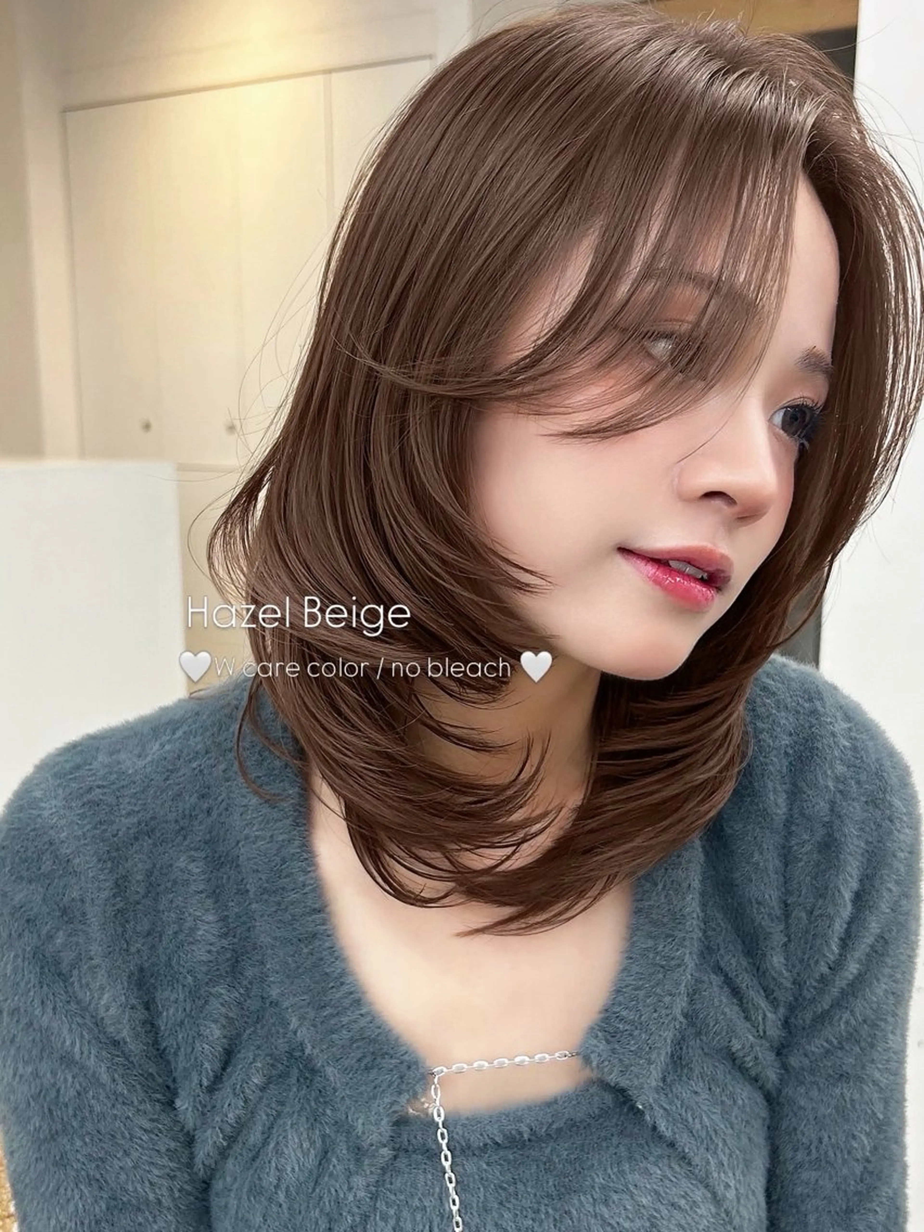 ミディアム カラー ヘアアレンジ ヘアカラー トリートメント ヘアセット 透け感ベージュ🤎 韓国ヘアtakutoのヘアスタイル