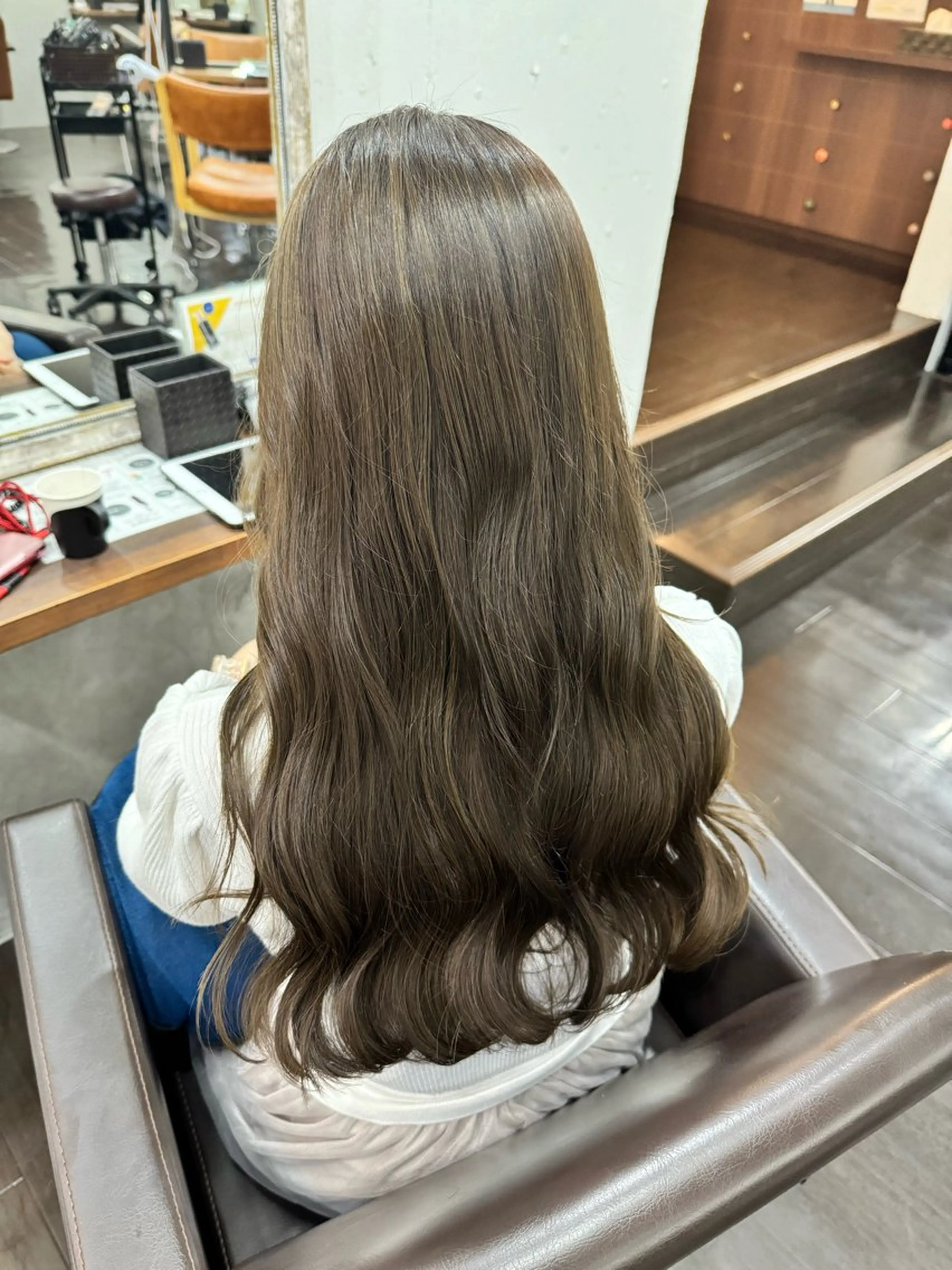 ロング ヘアカラー トリートメント 難波 茜のヘアスタイル